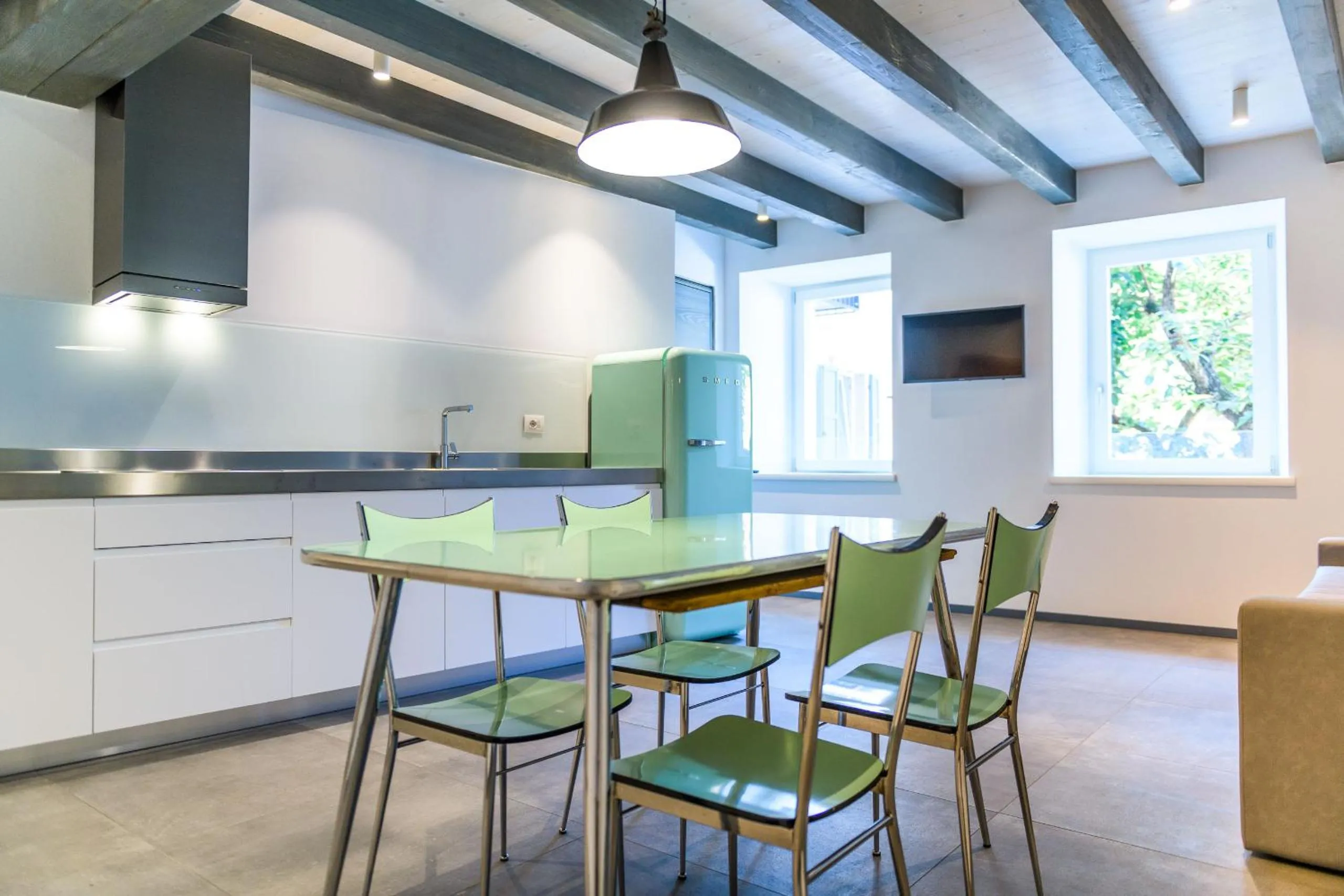 Kitchen or kitchenette in Casa Kaki - Eco friendly Apartments with Parking & Private Courtyard