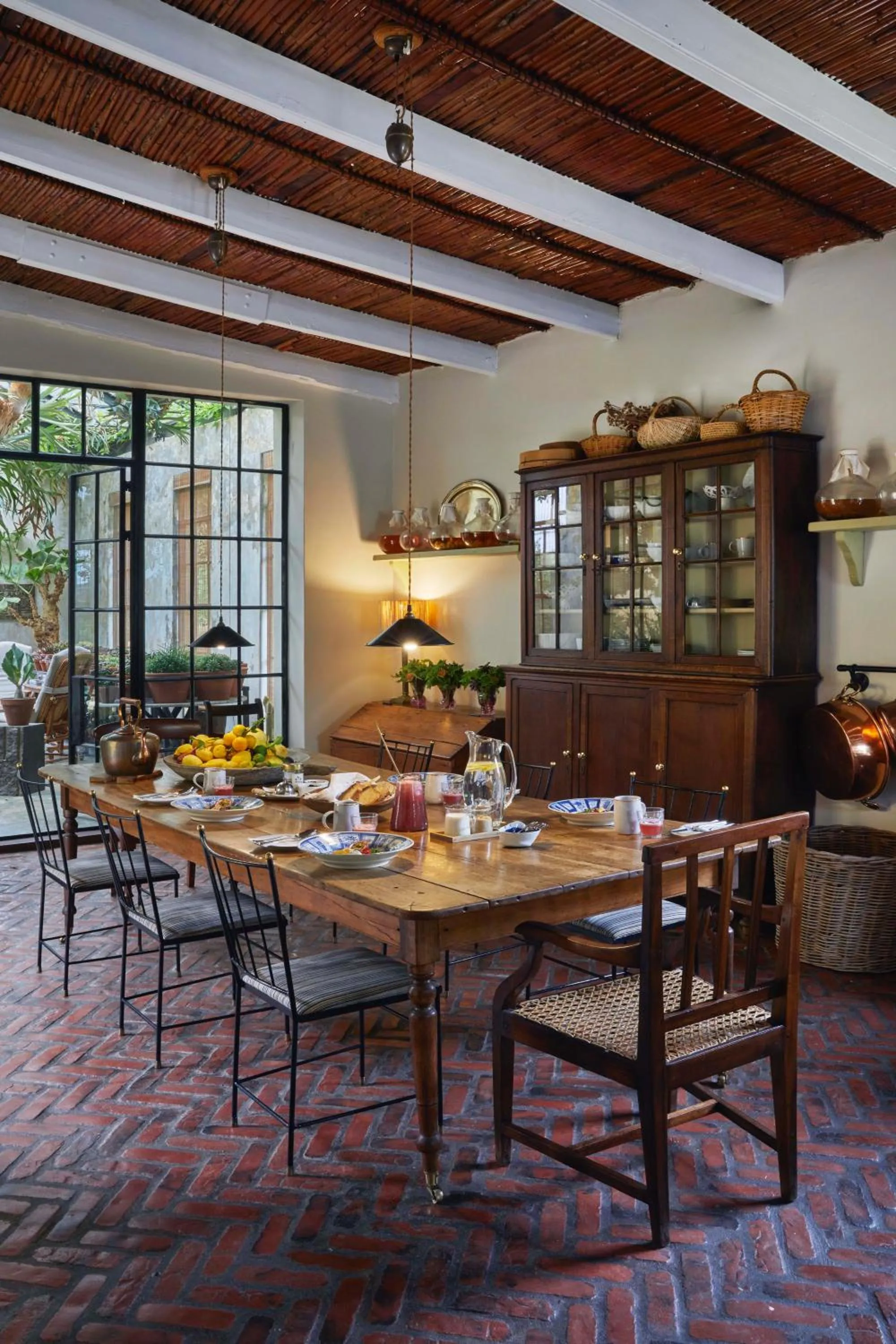 Dining area in Jonkmanshof - 20 Bath