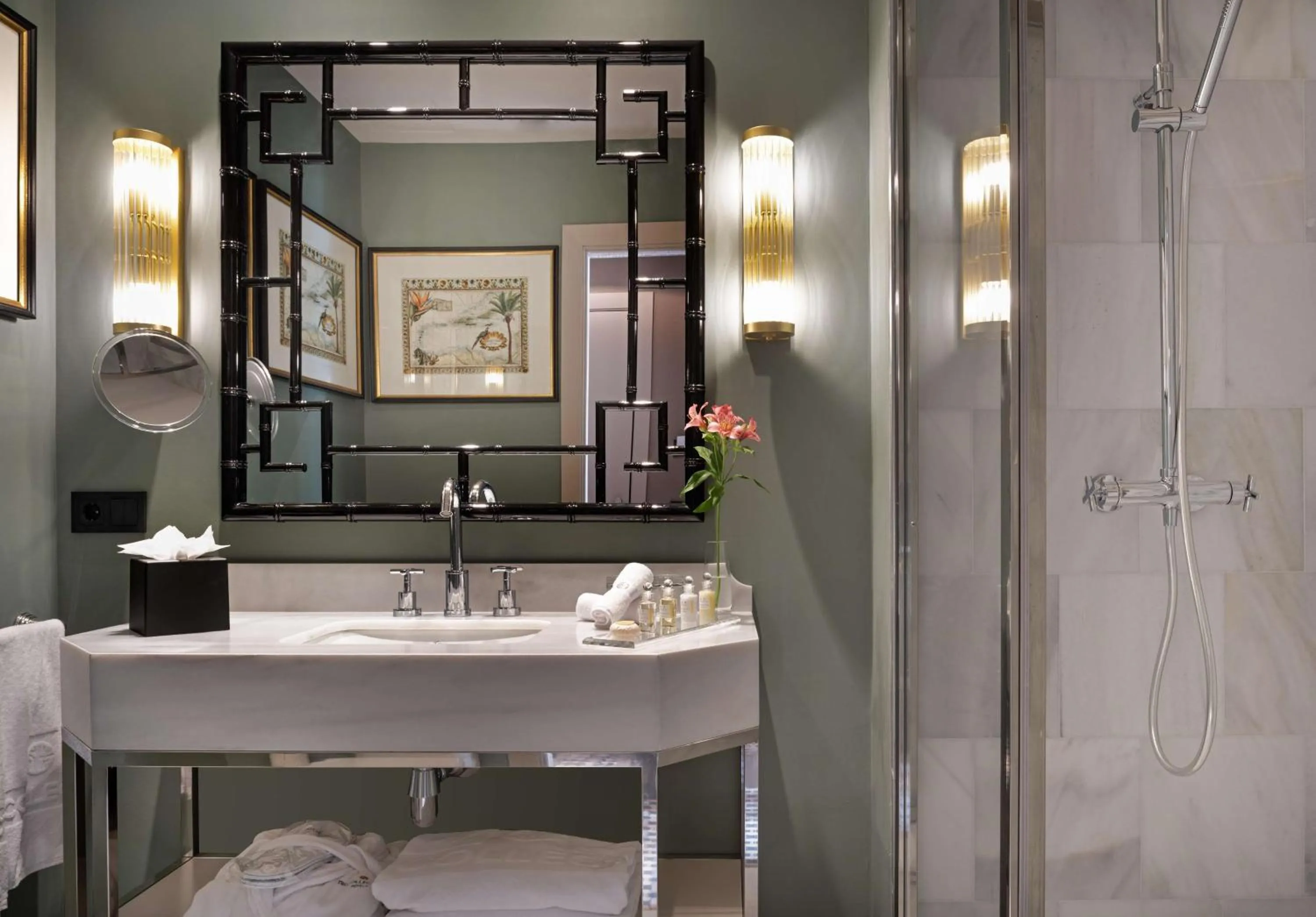 Bathroom in NH Collection Colón Valencia