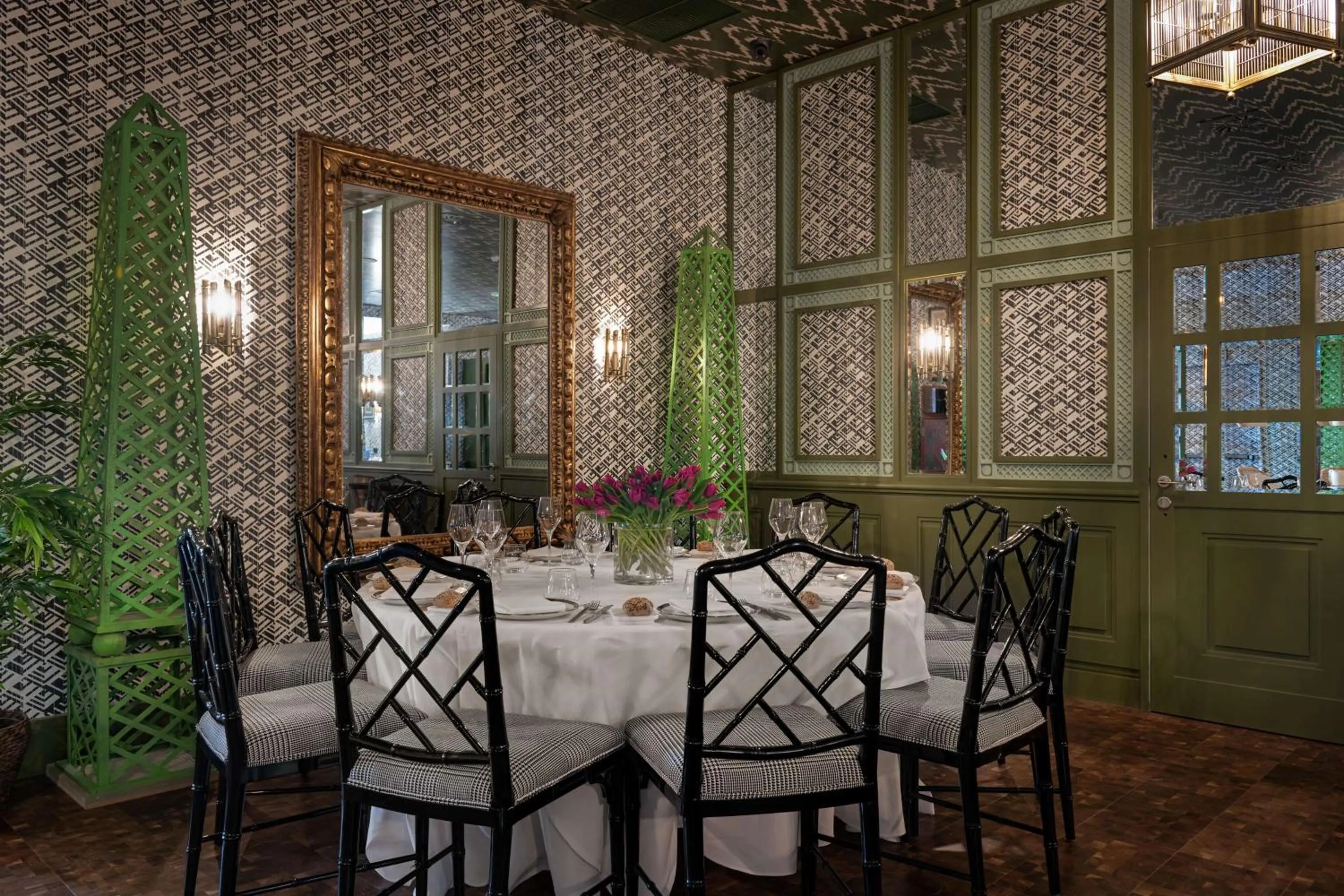 Restaurant/places to eat in NH Collection Colón Valencia