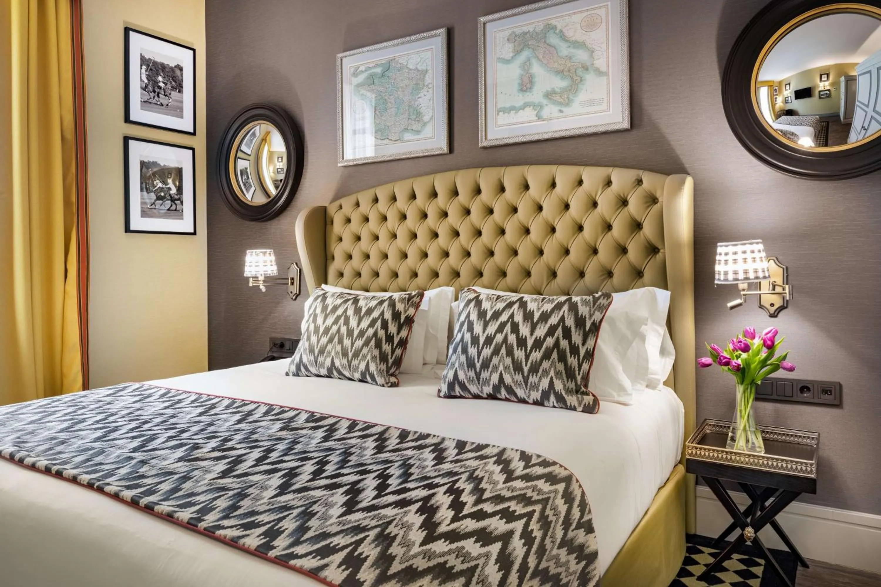 Photo of the whole room, Bed in NH Collection Colón Valencia