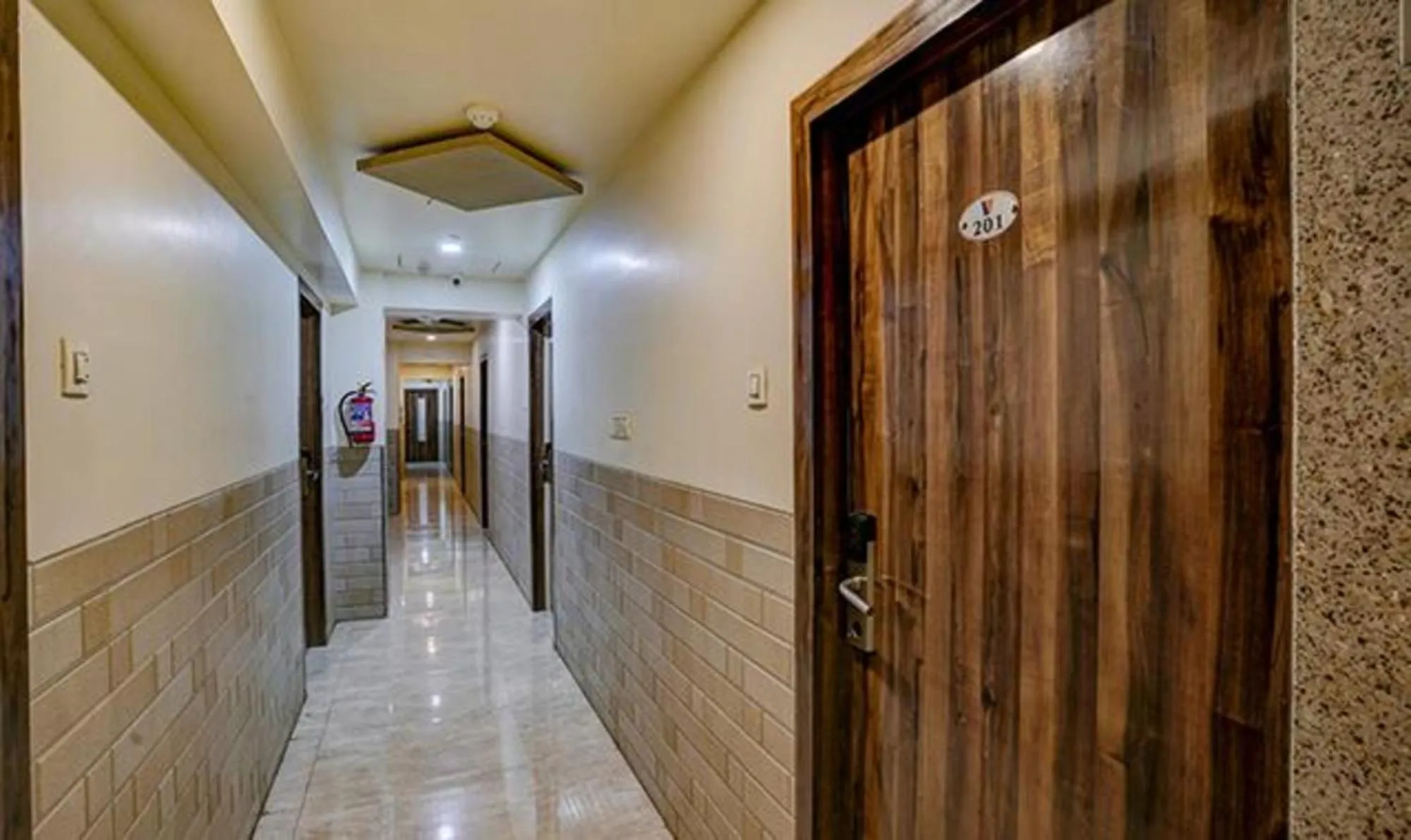 Lobby or reception in FabHotel Veera Residency - Nr Mumbai International Airport