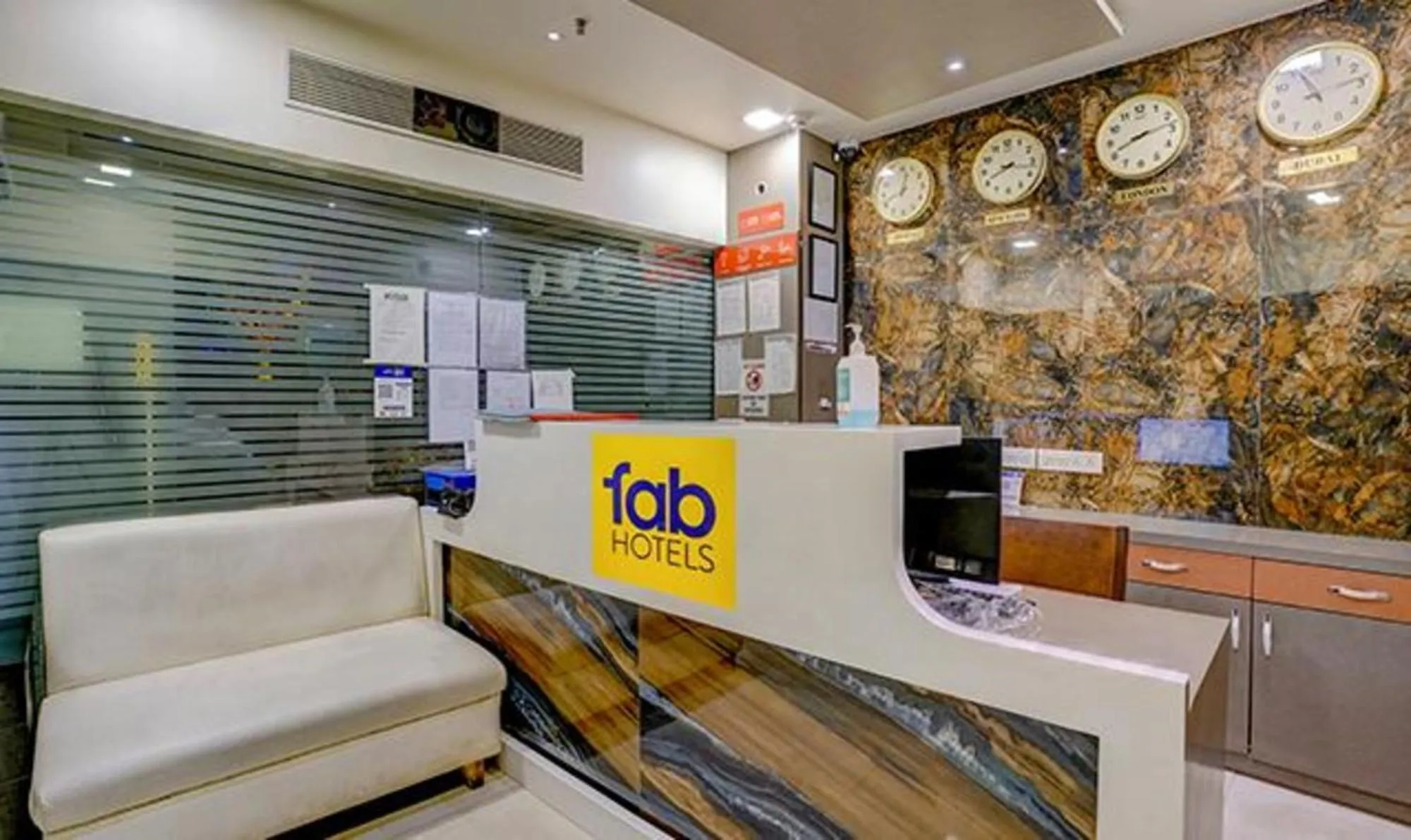 Lobby or reception in FabHotel Veera Residency - Nr Mumbai International Airport