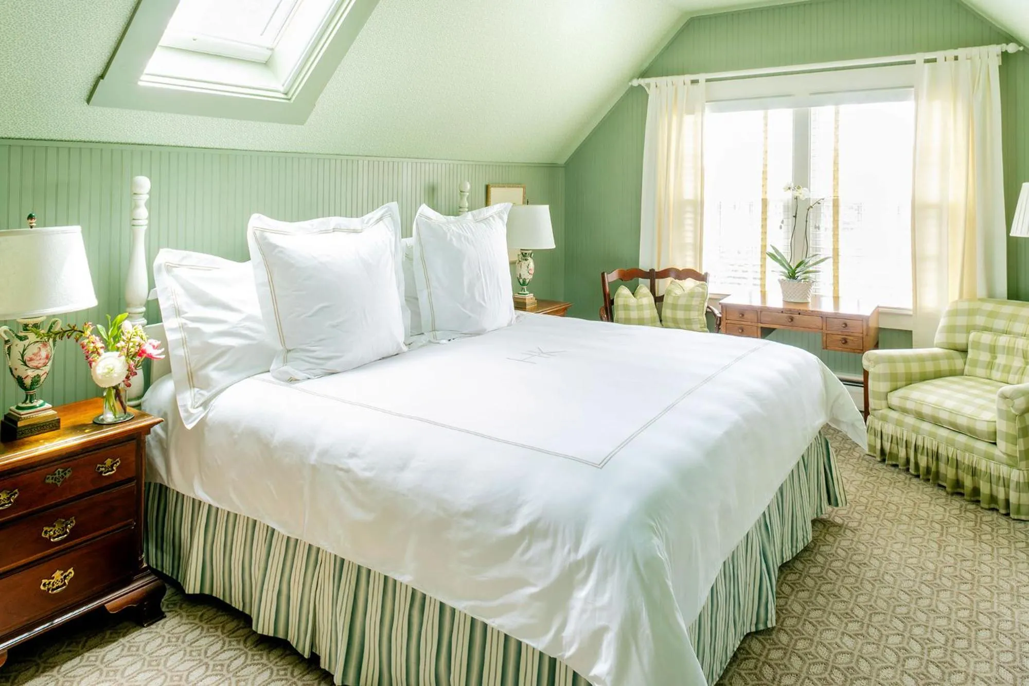 Bedroom, Bed in Hob Knob