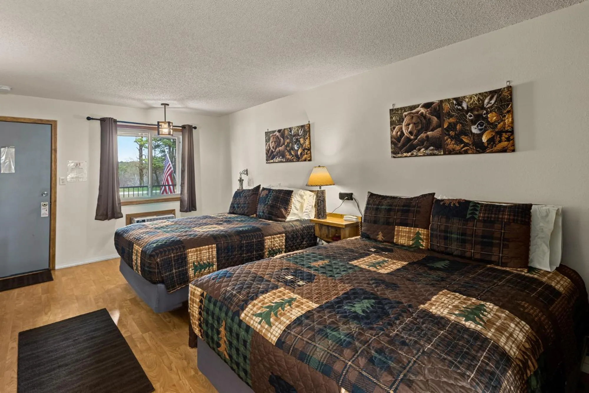 Bed in The Lookout Lodge