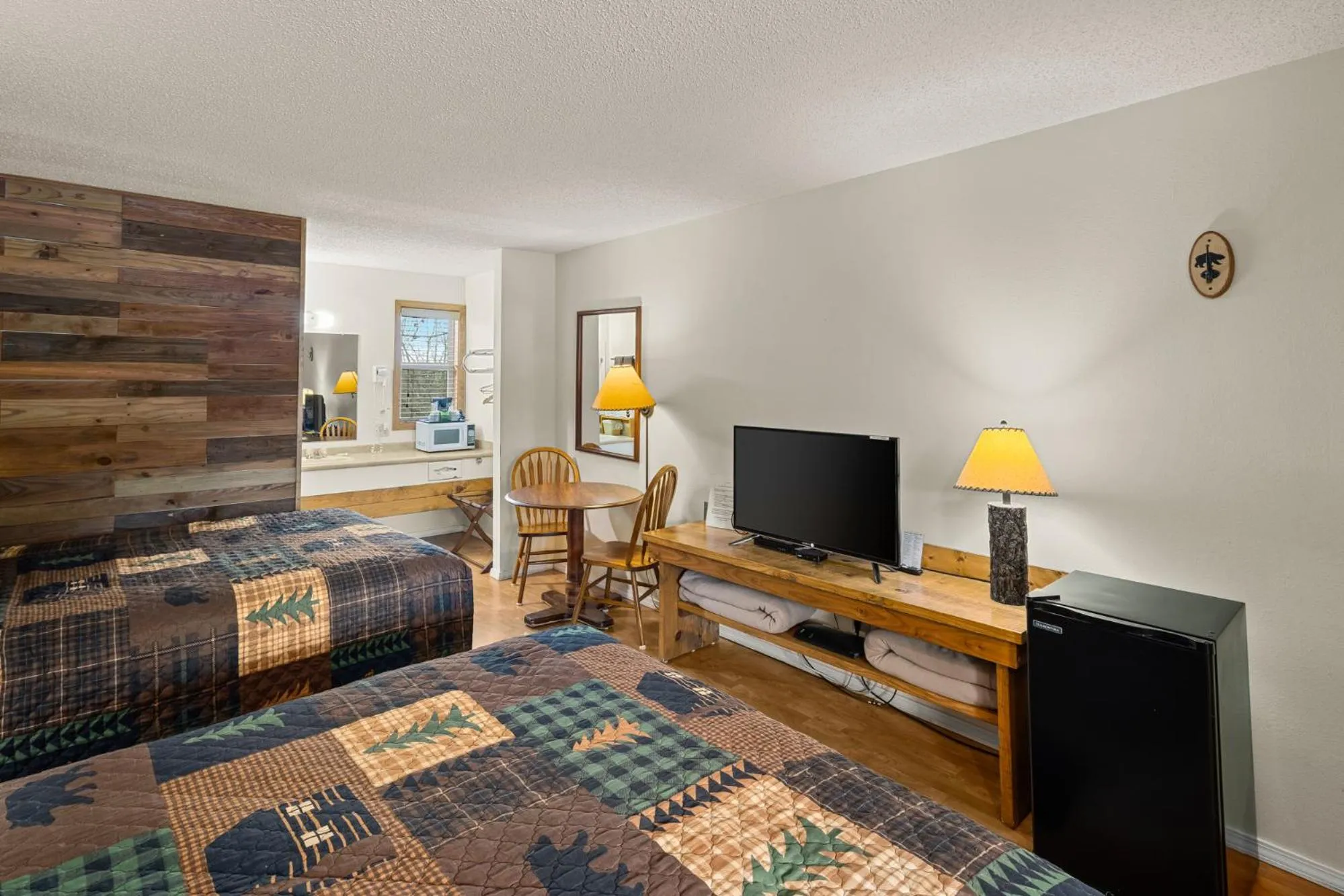 Bed in The Lookout Lodge