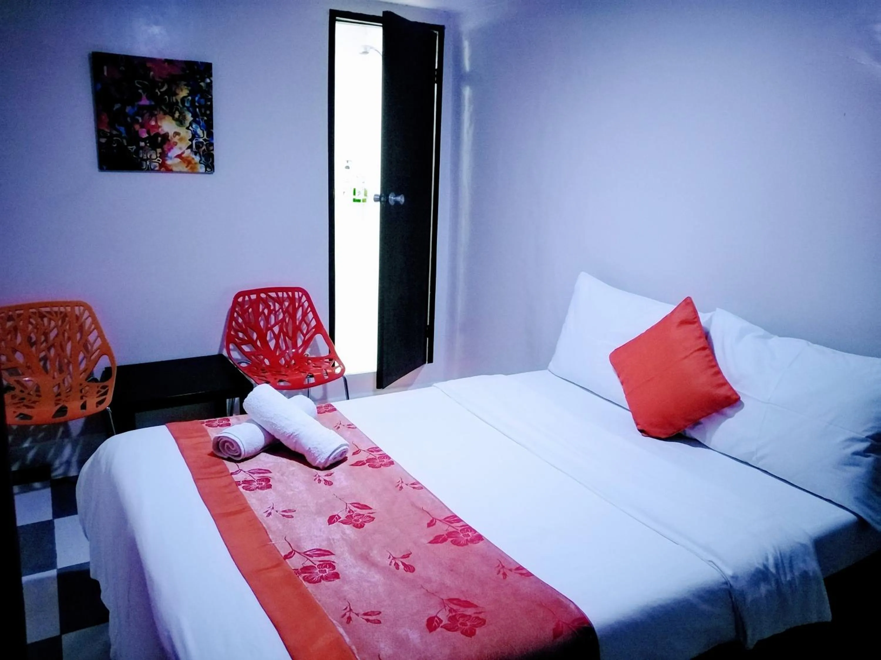 Bed in HalfWay House Hostel Mactan Cebu Airport