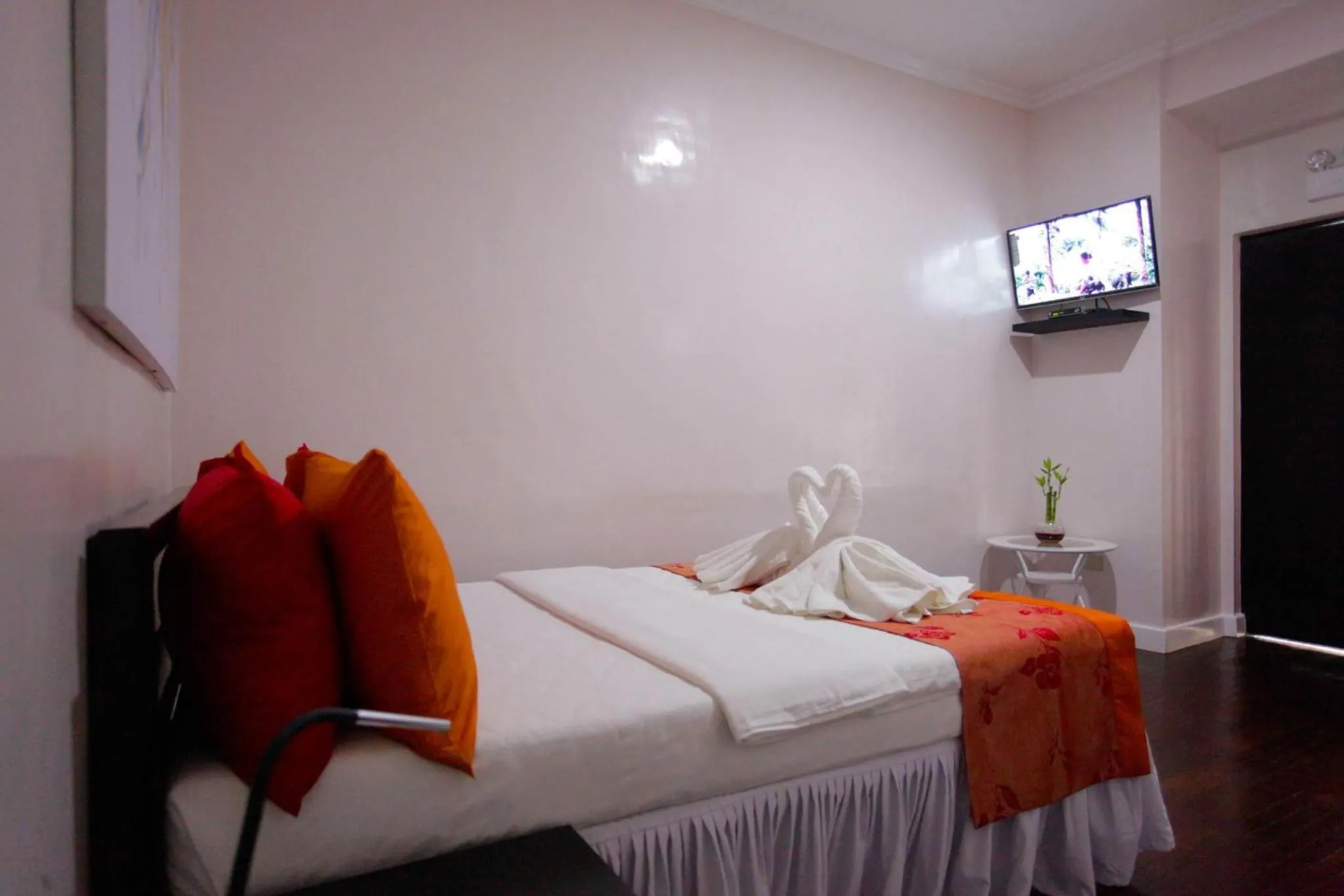 Bed in HalfWay House Hostel Mactan Cebu Airport