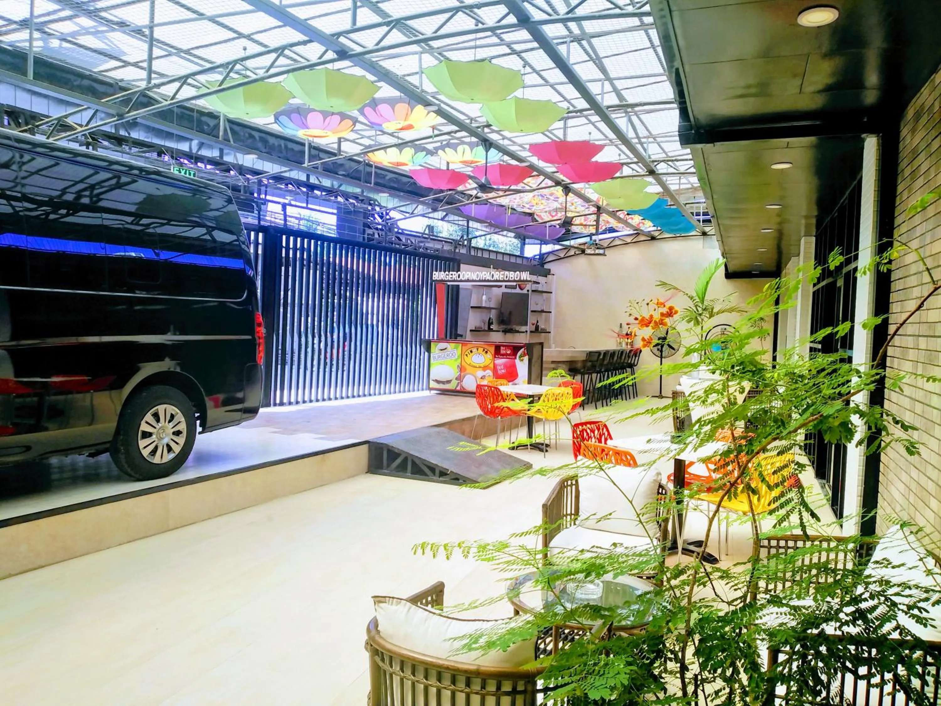 Facade/entrance in HalfWay House Hostel Mactan Cebu Airport