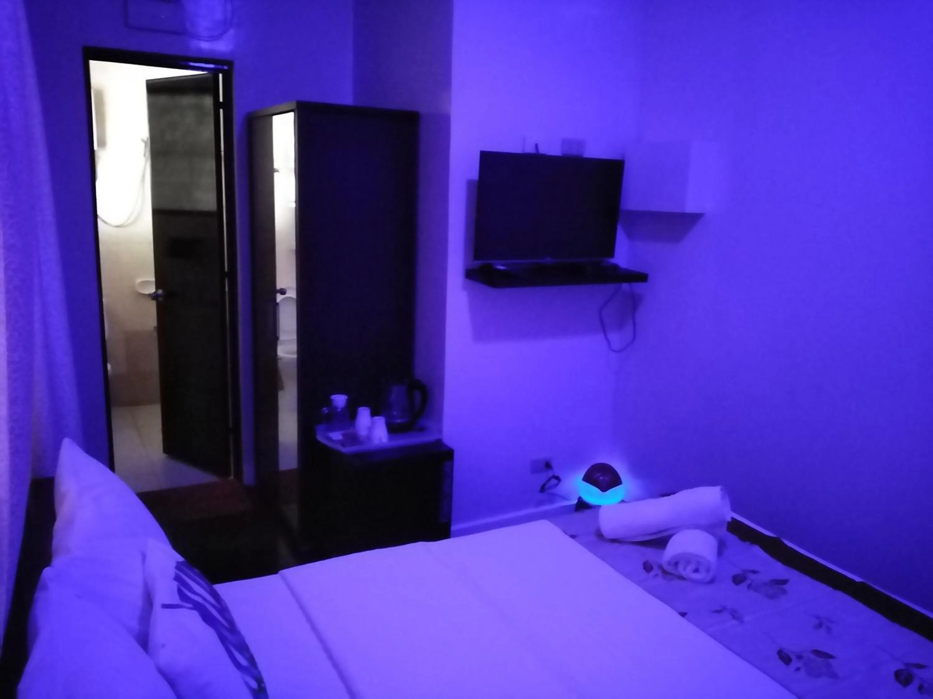 Bed in HalfWay House Hostel Mactan Cebu Airport