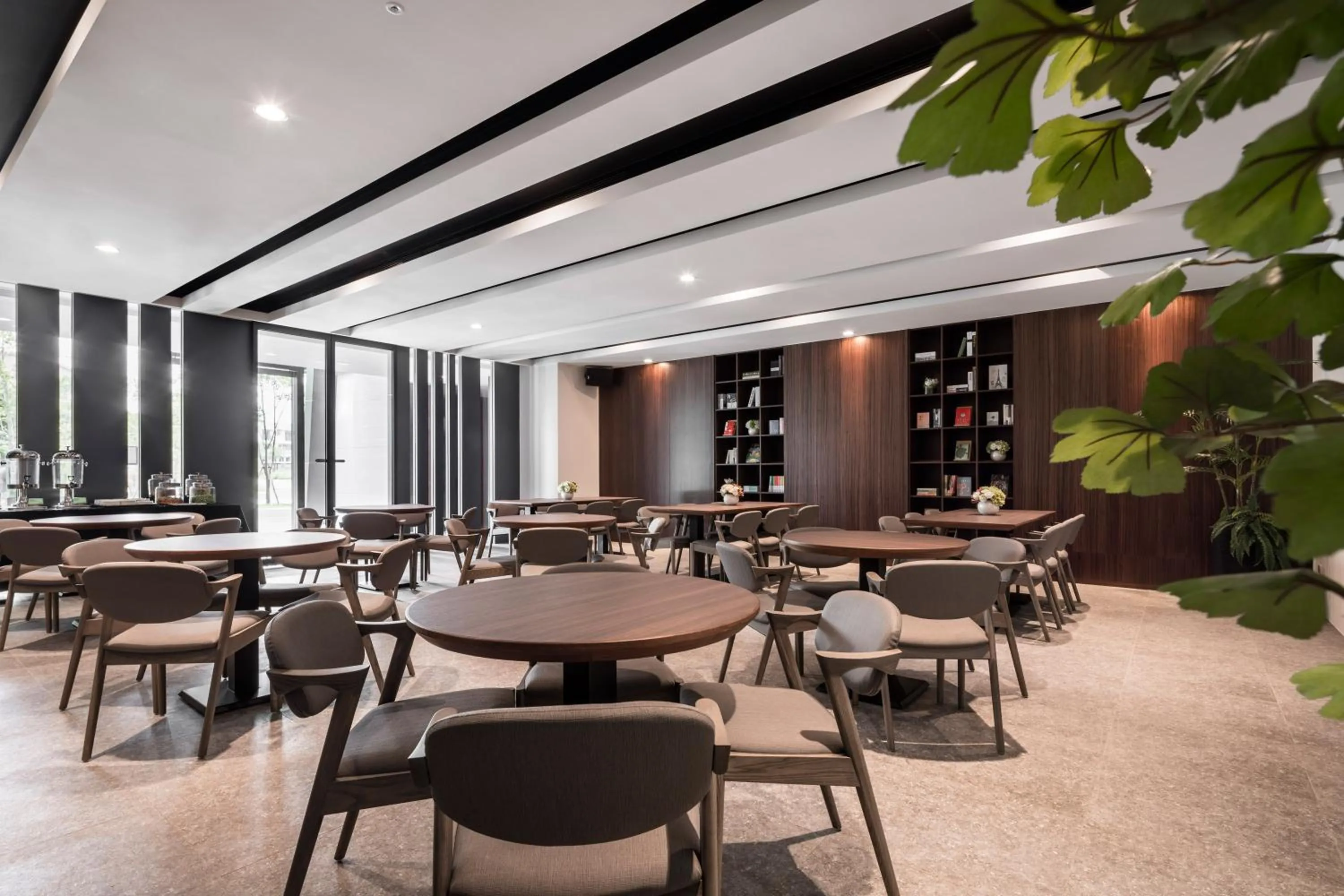 Library in Lakeshore Hotel Yilan