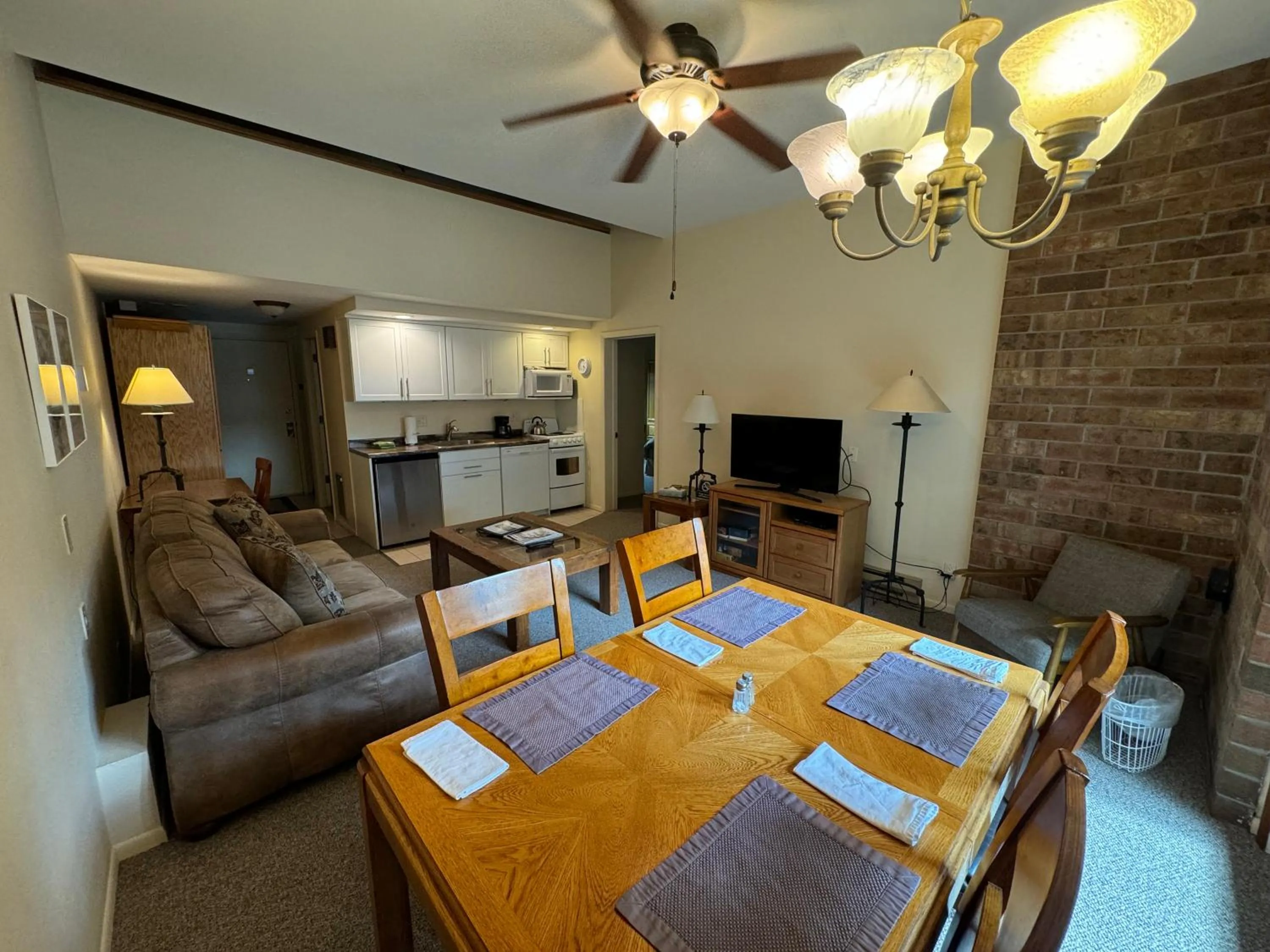 Shadow Mountain Lodge