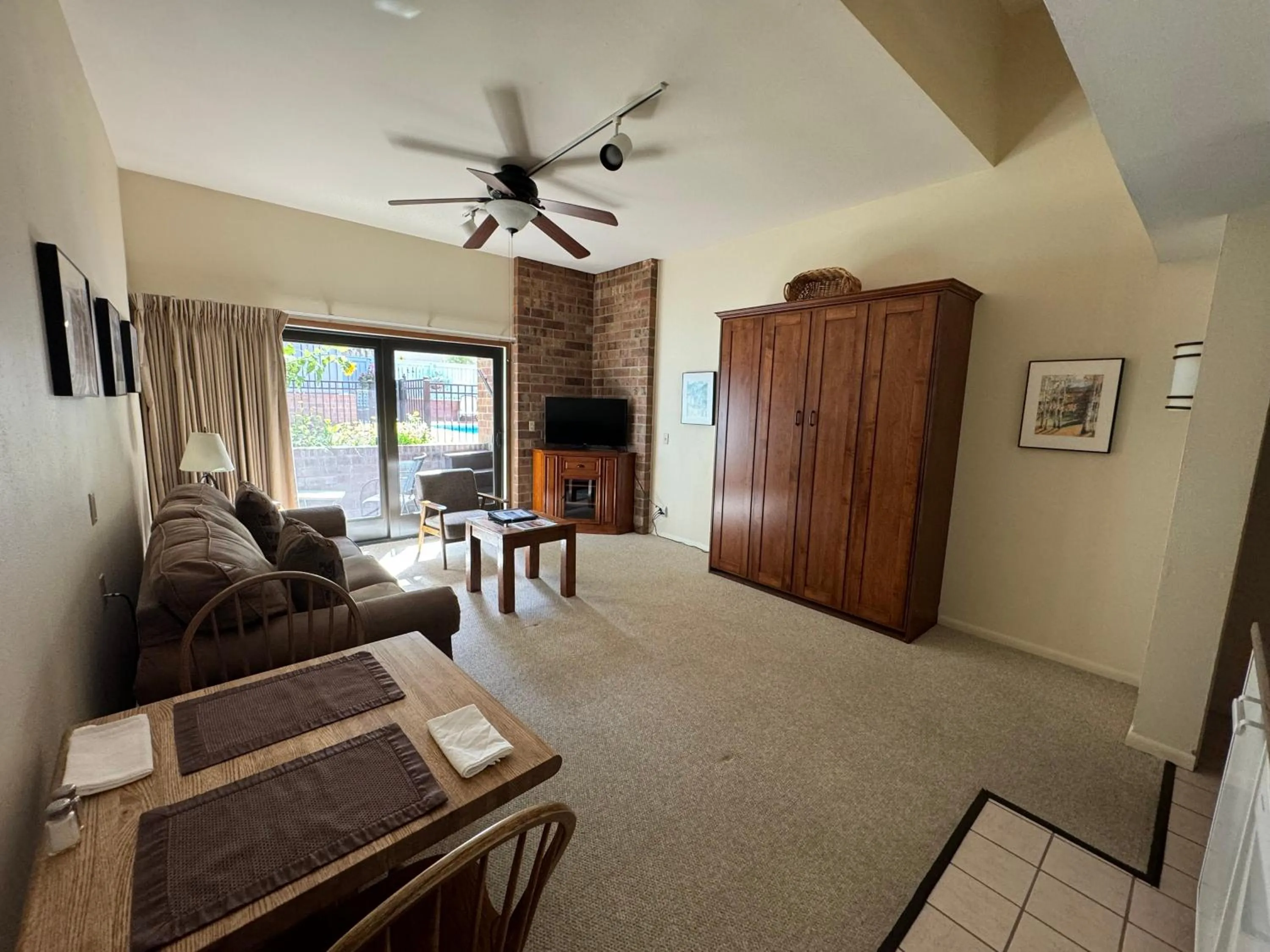 Shadow Mountain Lodge