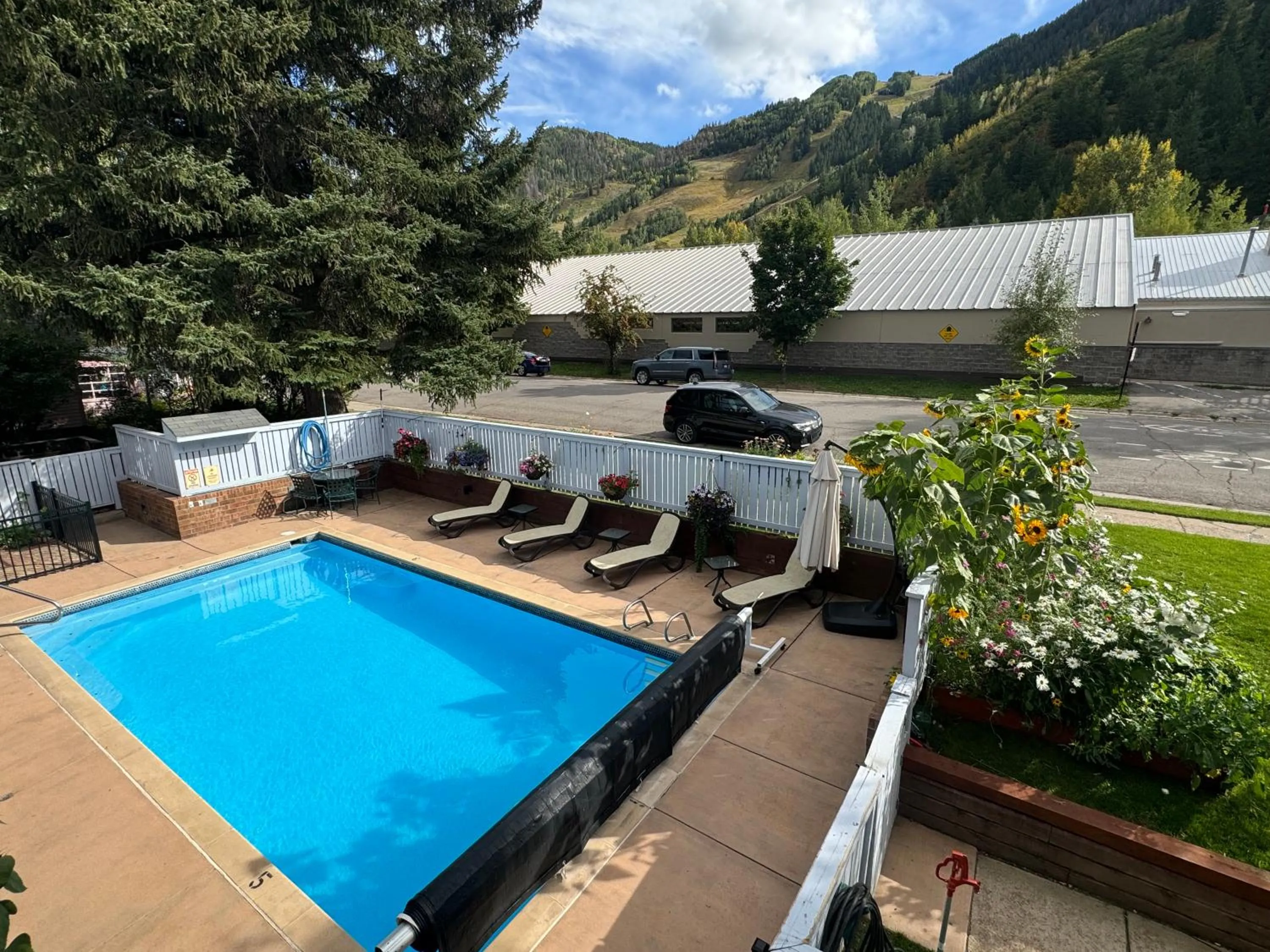 Shadow Mountain Lodge