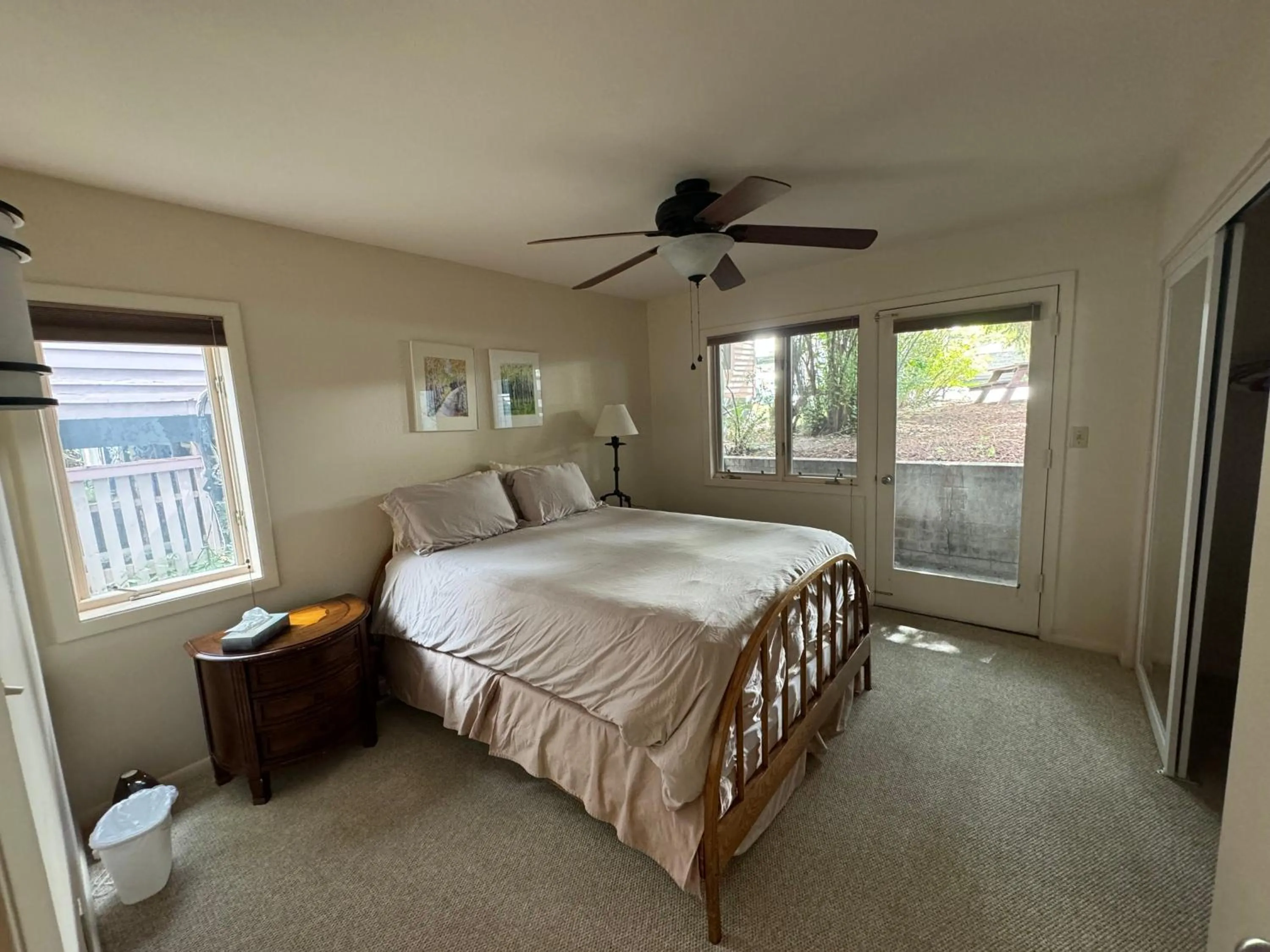Bed in Shadow Mountain Lodge