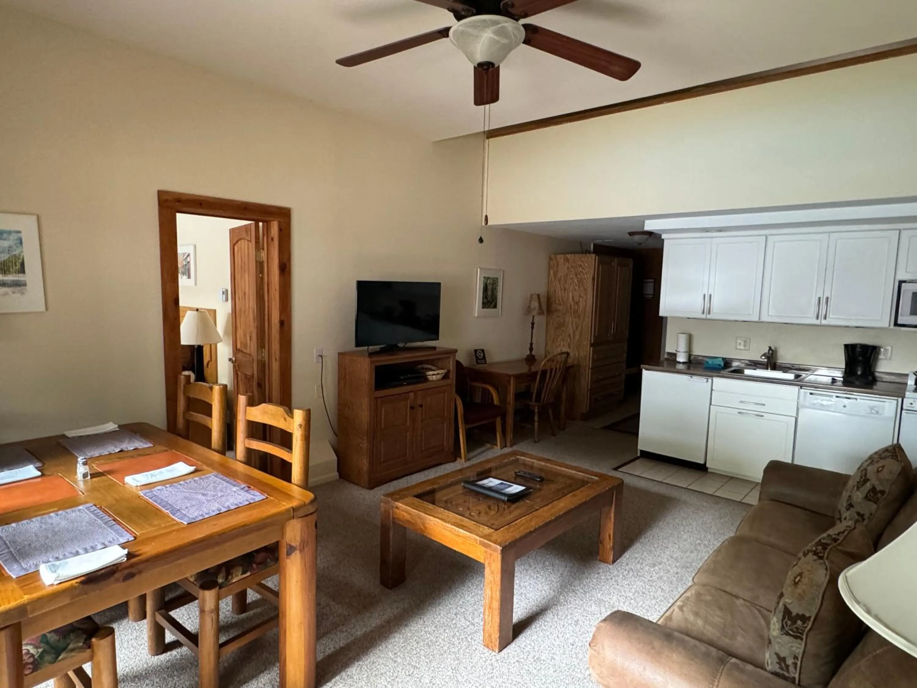 Shadow Mountain Lodge