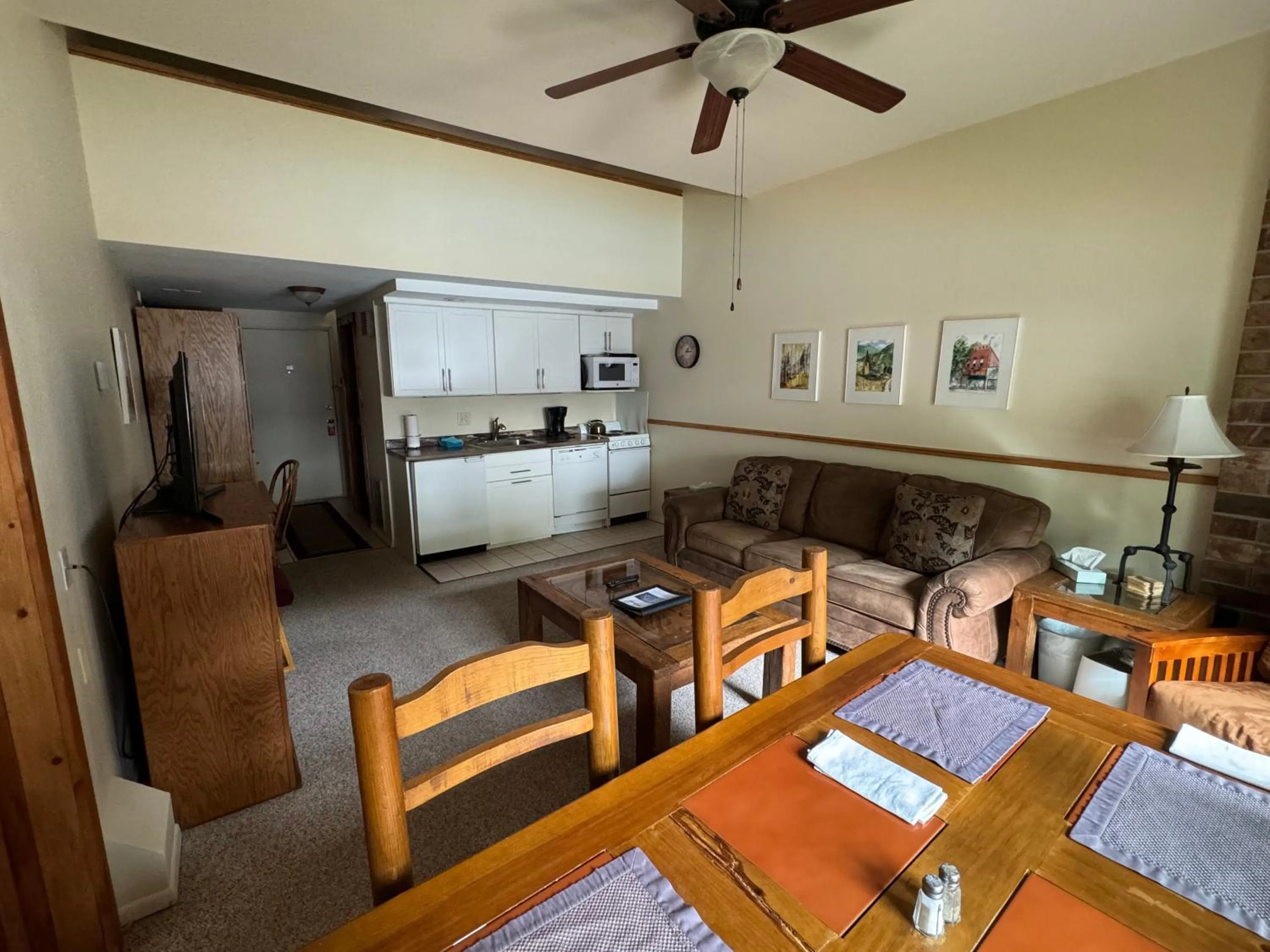 Shadow Mountain Lodge