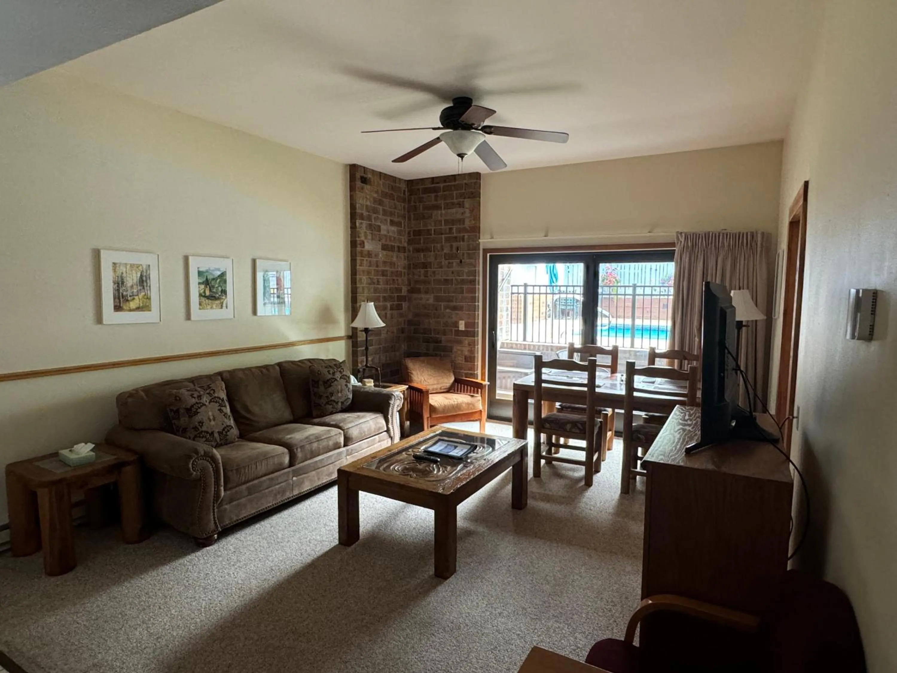 Shadow Mountain Lodge