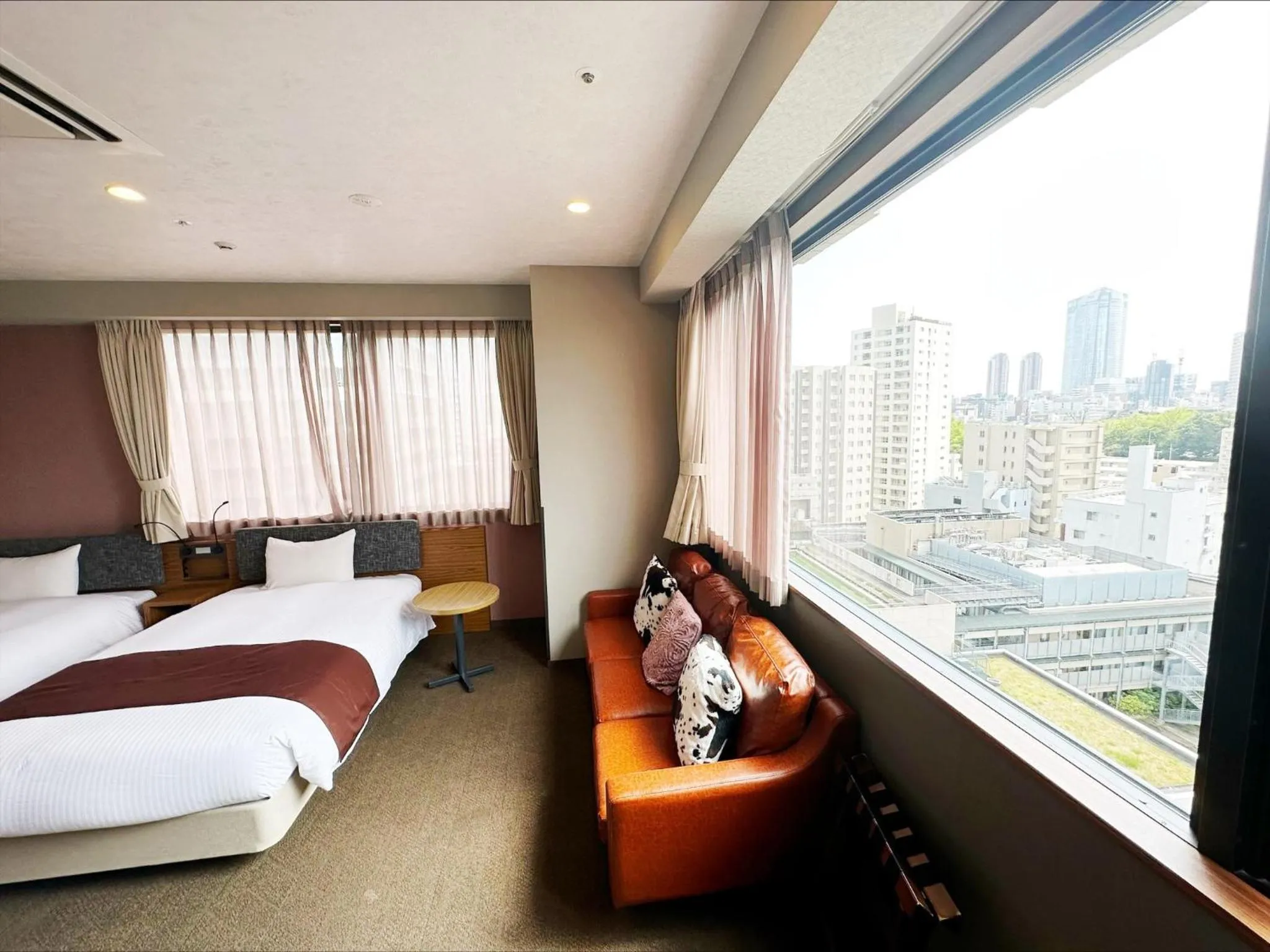 Photo of the whole room, Bed in HOTEL SUI AKASAKA by ABEST