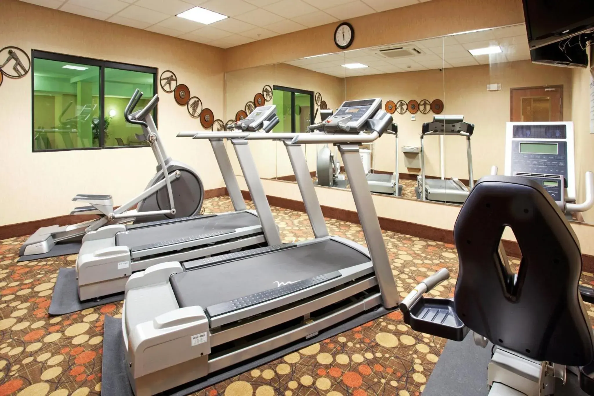 Fitness centre/facilities in Holiday Inn Express and Suites Los Alamos Entrada Park by IHG Fitness centre/facilities in Holiday Inn Express and Suites Los Alamos Entrada Park by IHG