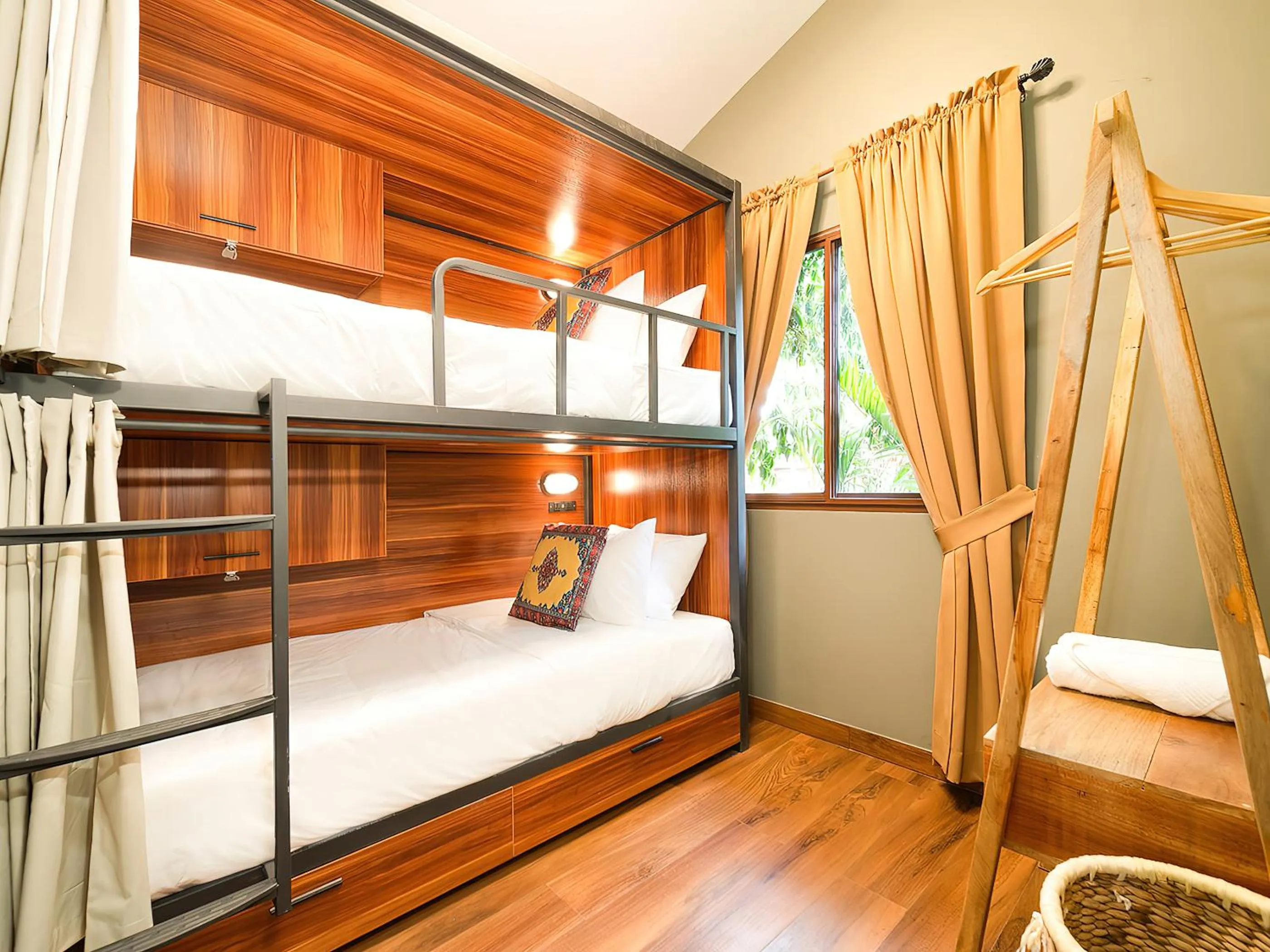 Bed in 6-Bed Female Dormitory Room in ONDA Boquete