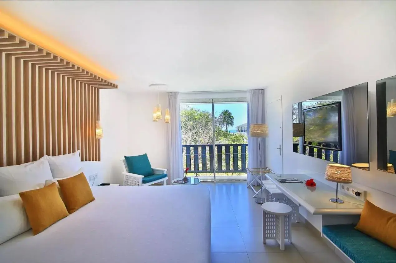 View (from property/room), Bed in La Creole Beach Hotel & Spa View (from property/room), Bed in La Creole Beach Hotel & Spa