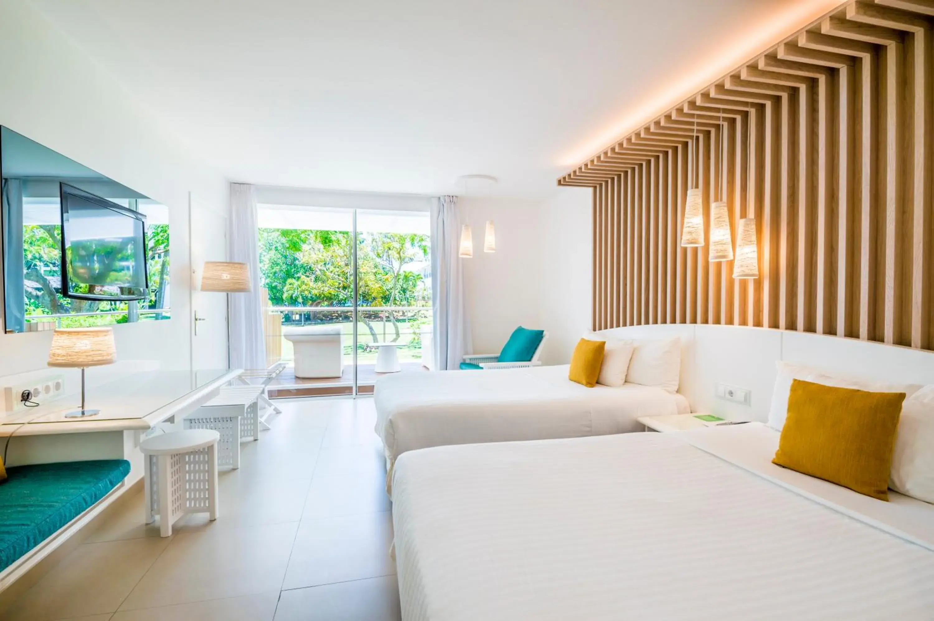 Bedroom, Bed in La Creole Beach Hotel & Spa Bedroom, Bed in La Creole Beach Hotel & Spa