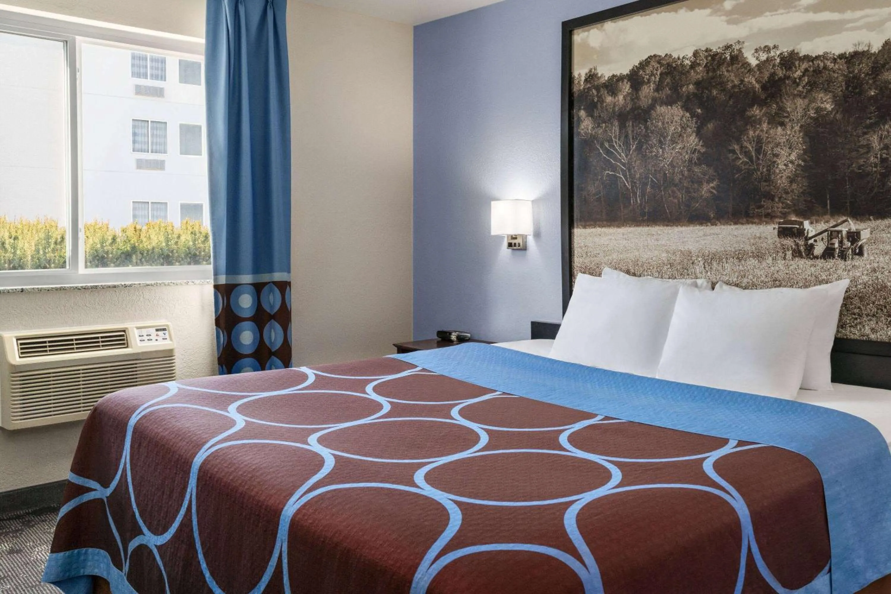 Photo of the whole room, Bed in Super 8 by Wyndham Columbus Edinburgh