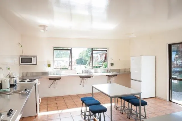 Kitchen or kitchenette in Hanmer Springs TOP 10 Holiday Park