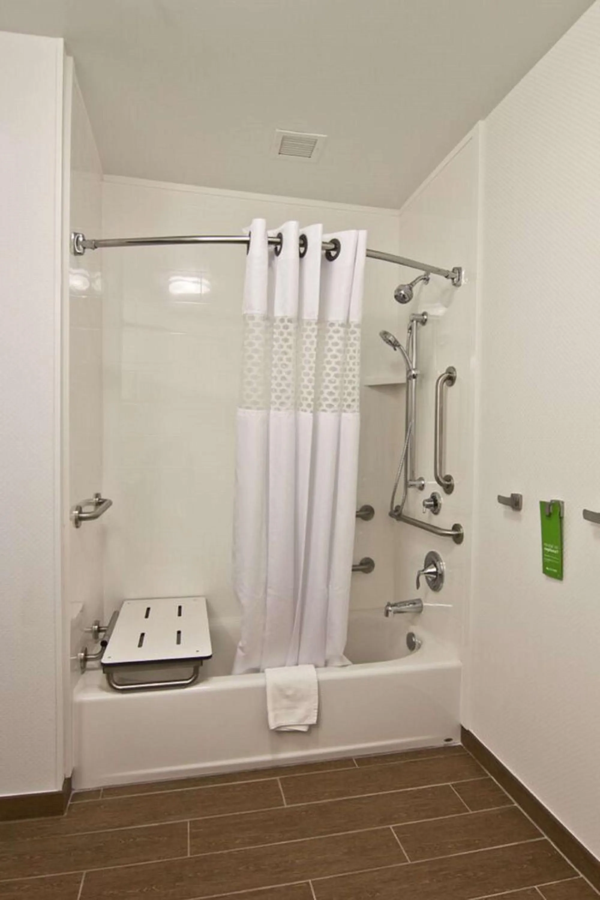 Bathroom in Hampton Inn & Suites Chillicothe