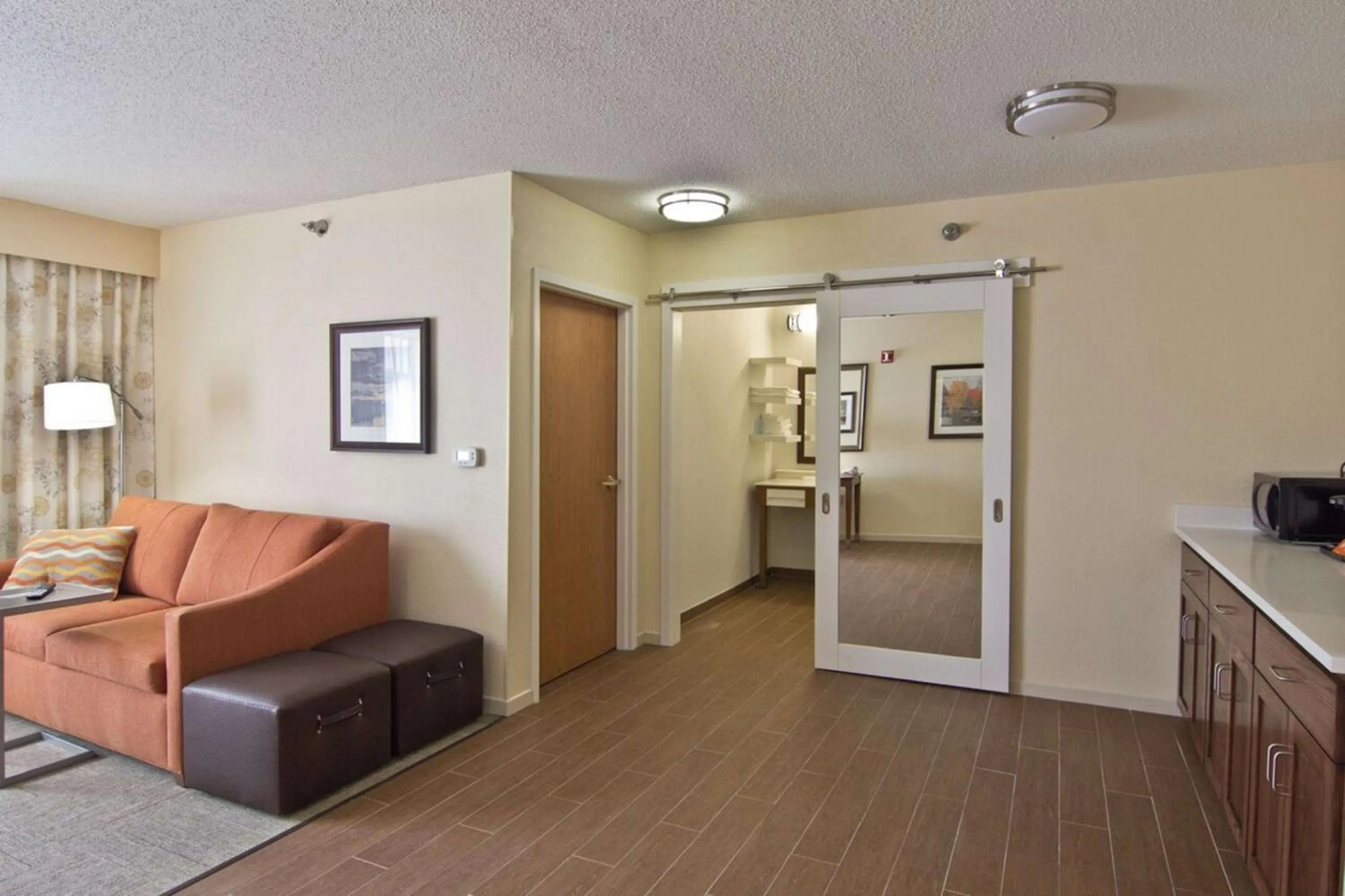 Living room, Bed in Hampton Inn & Suites Chillicothe