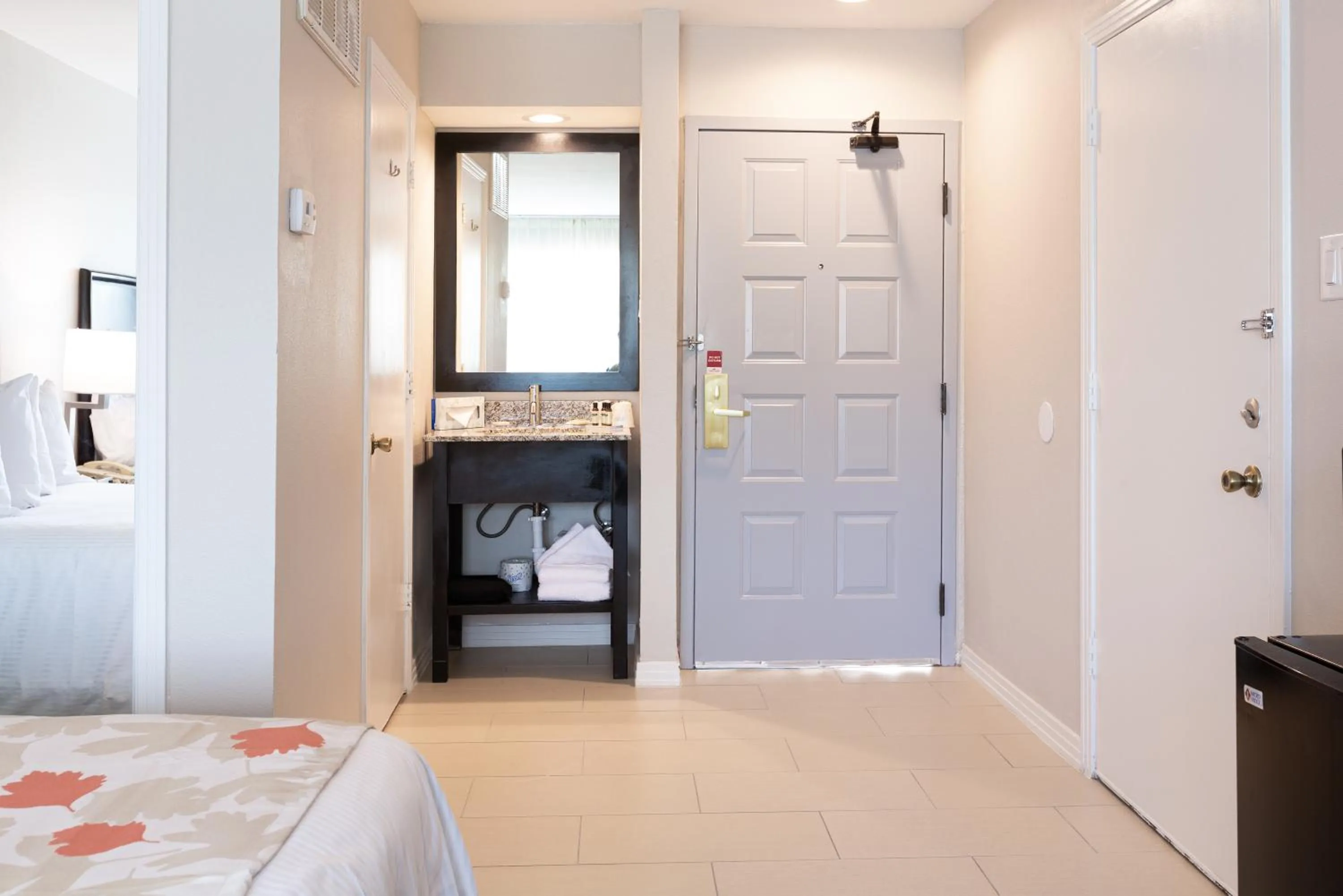 towels, Bed in Value Suites Extended Stay - Arlington