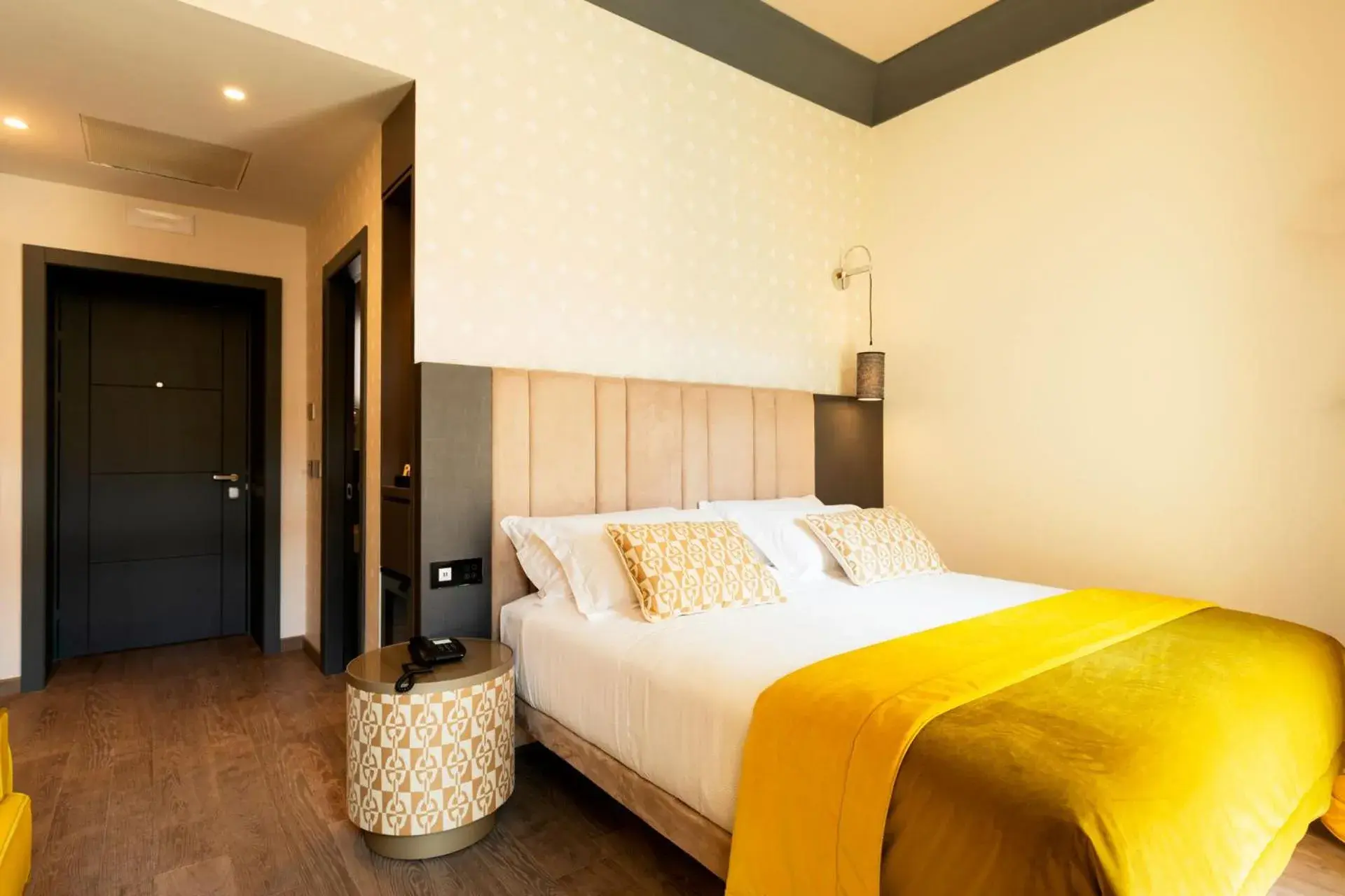 Bed in Amadomus Luxury Suites Bed in Amadomus Luxury Suites