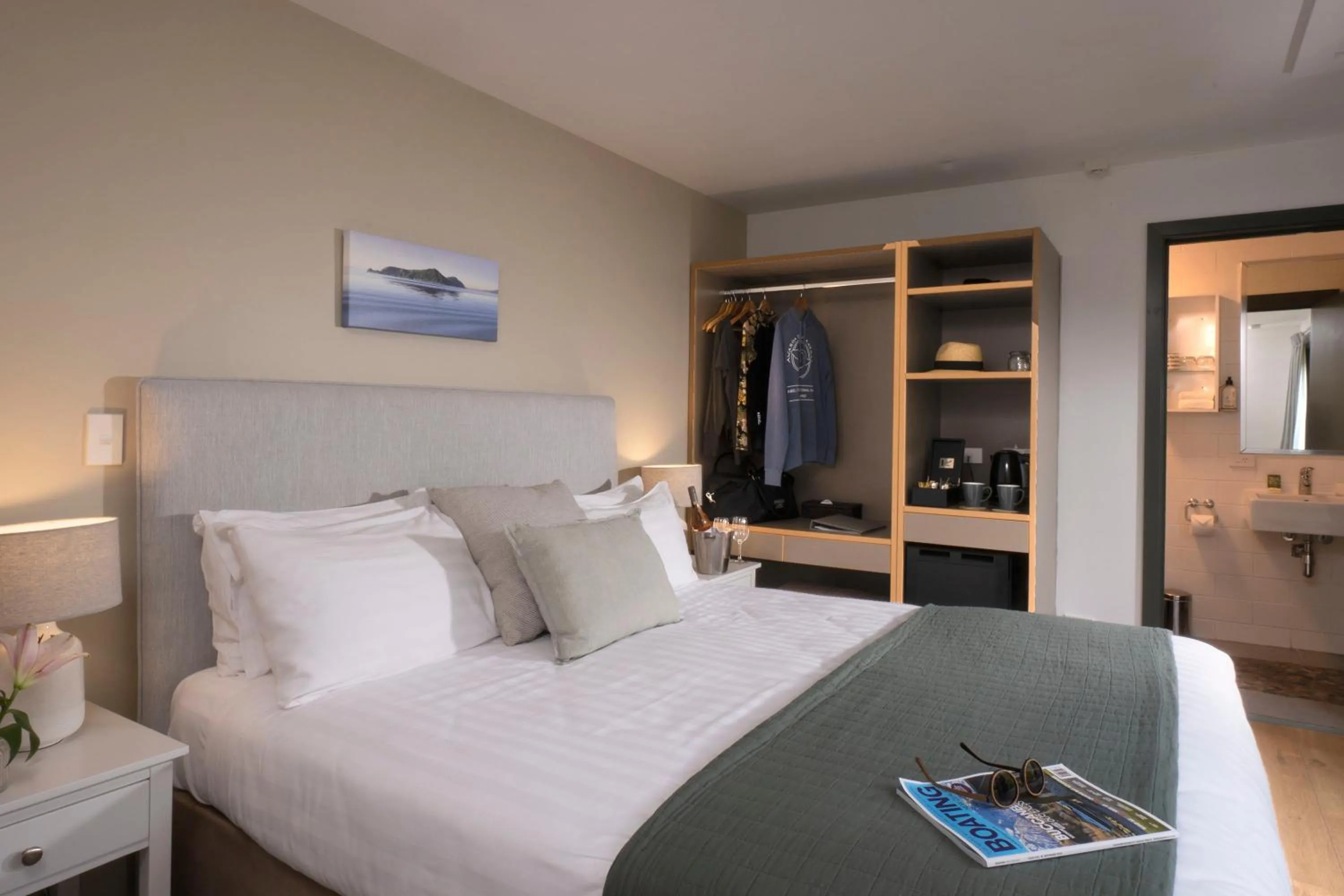 Photo of the whole room, Bed in Awaroa Lodge