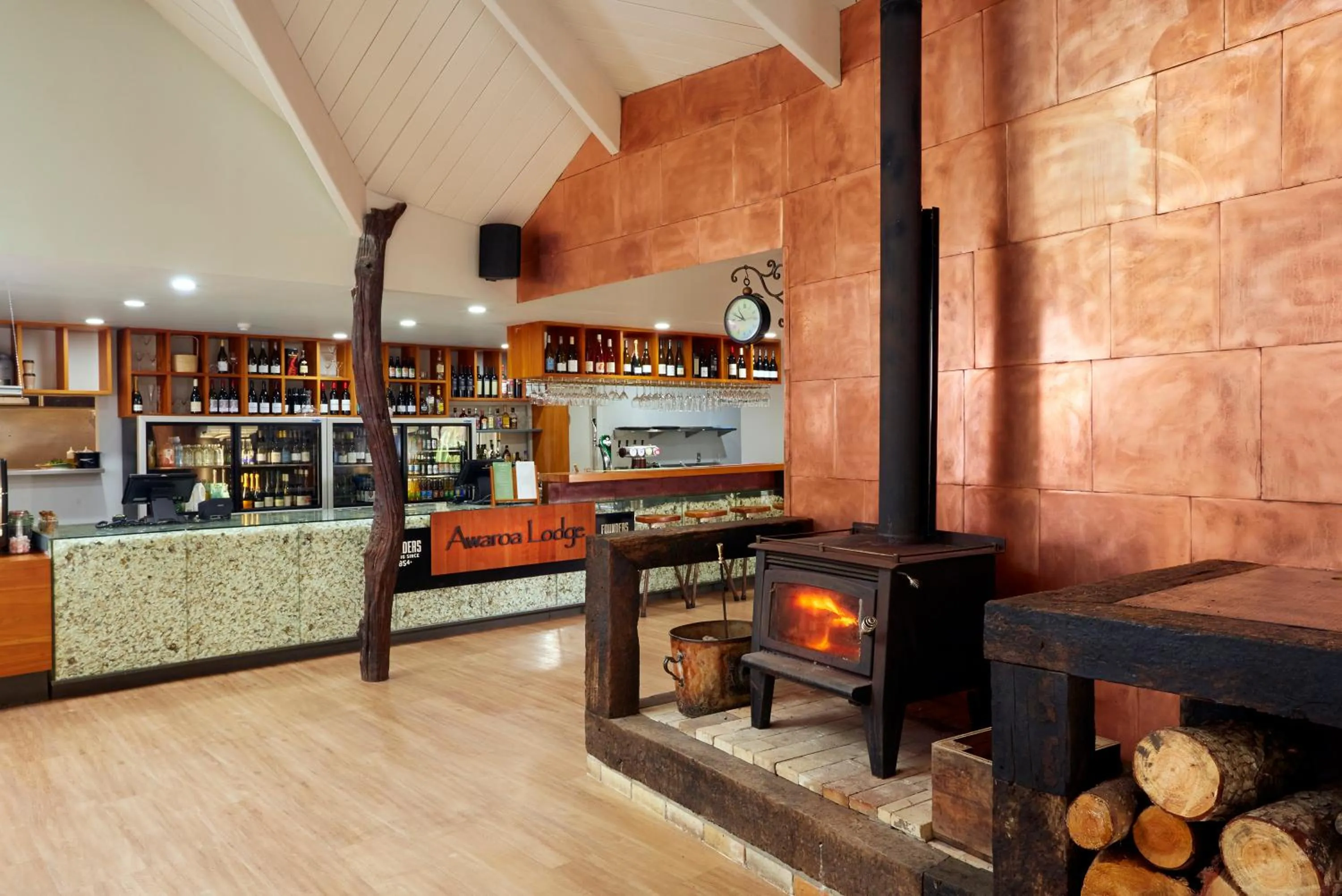 Lounge or bar in Awaroa Lodge