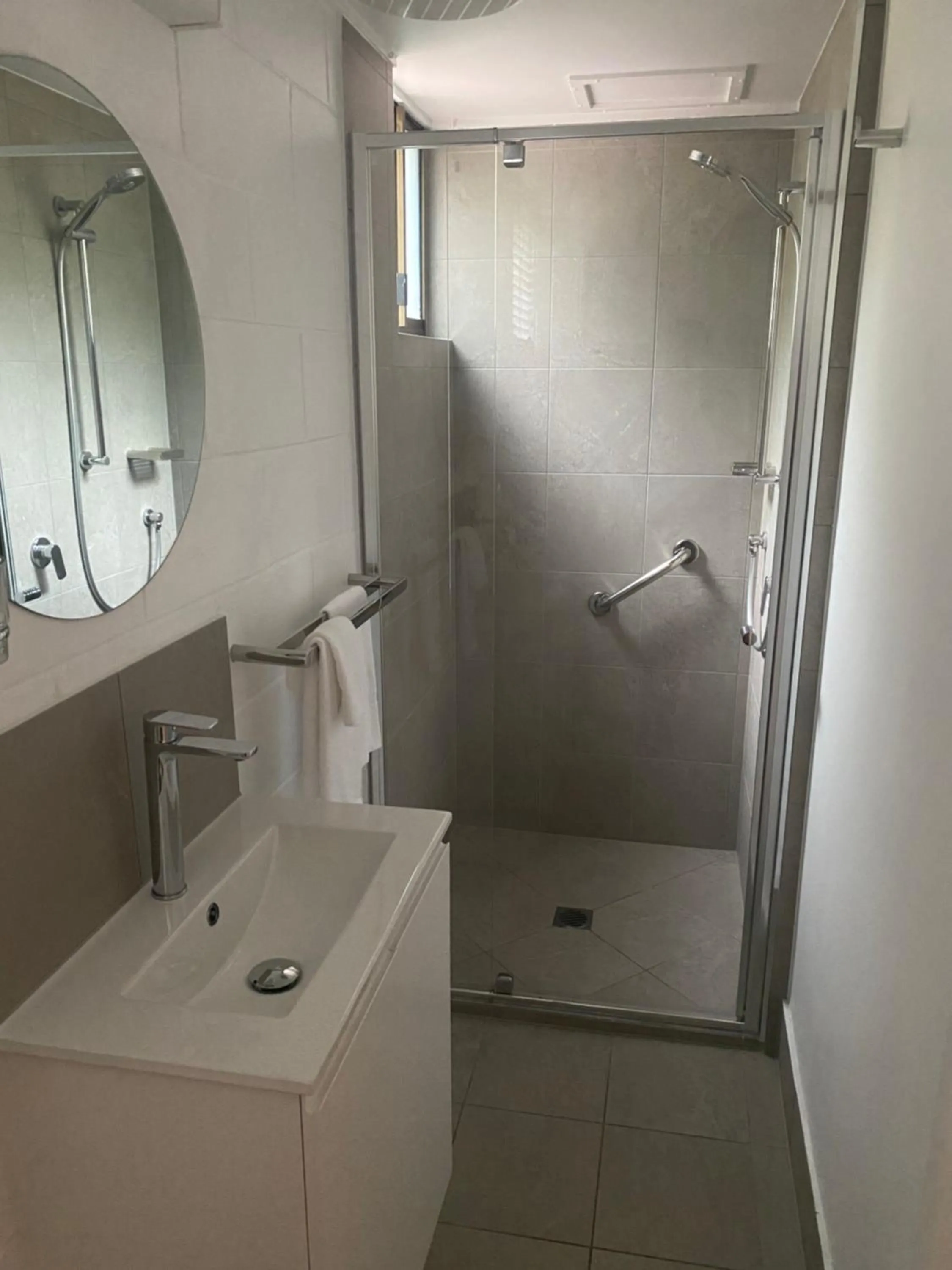 Bathroom in Moffat Beach Motel Caloundra