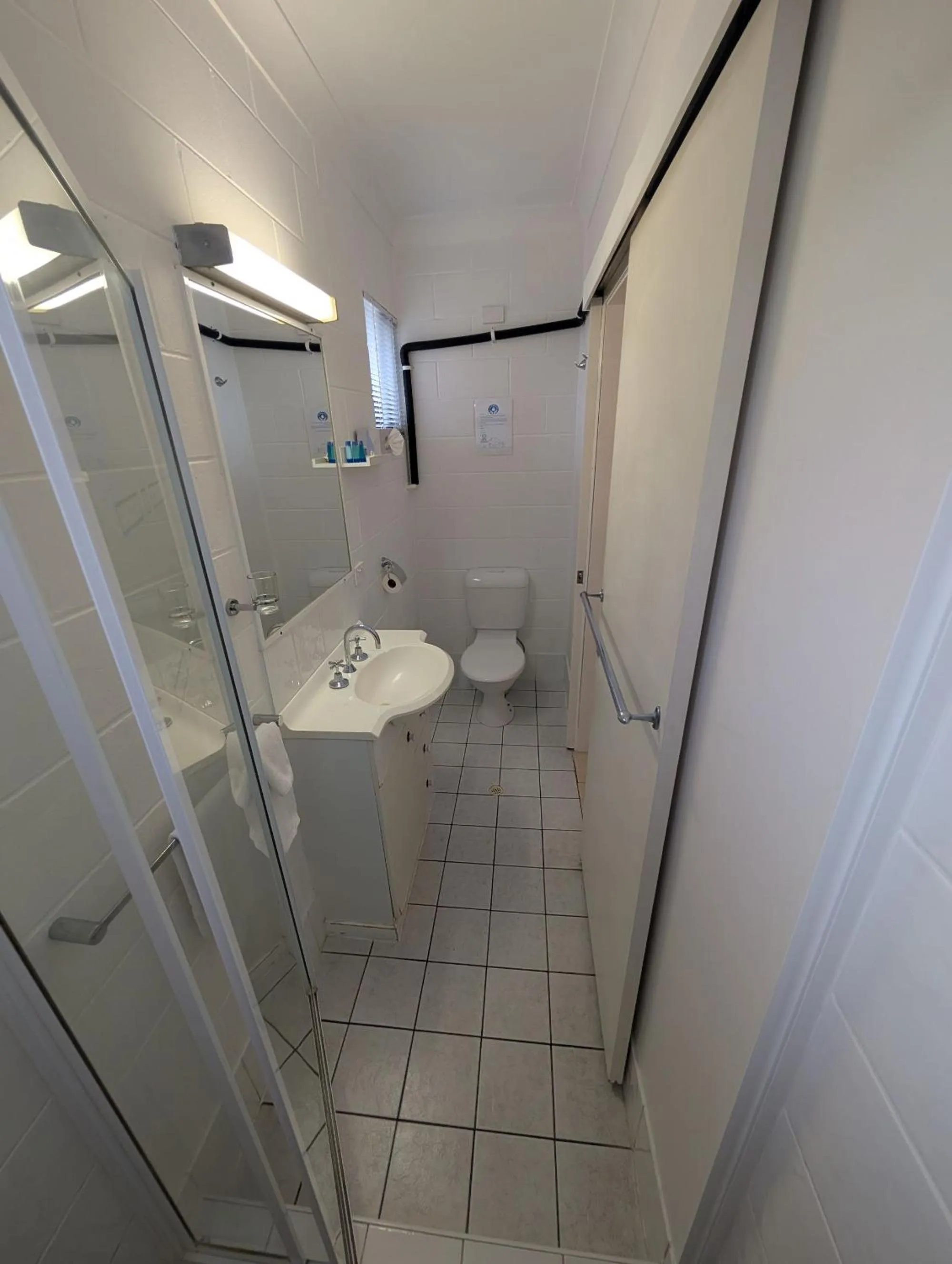 Toilet in Moffat Beach Motel Caloundra