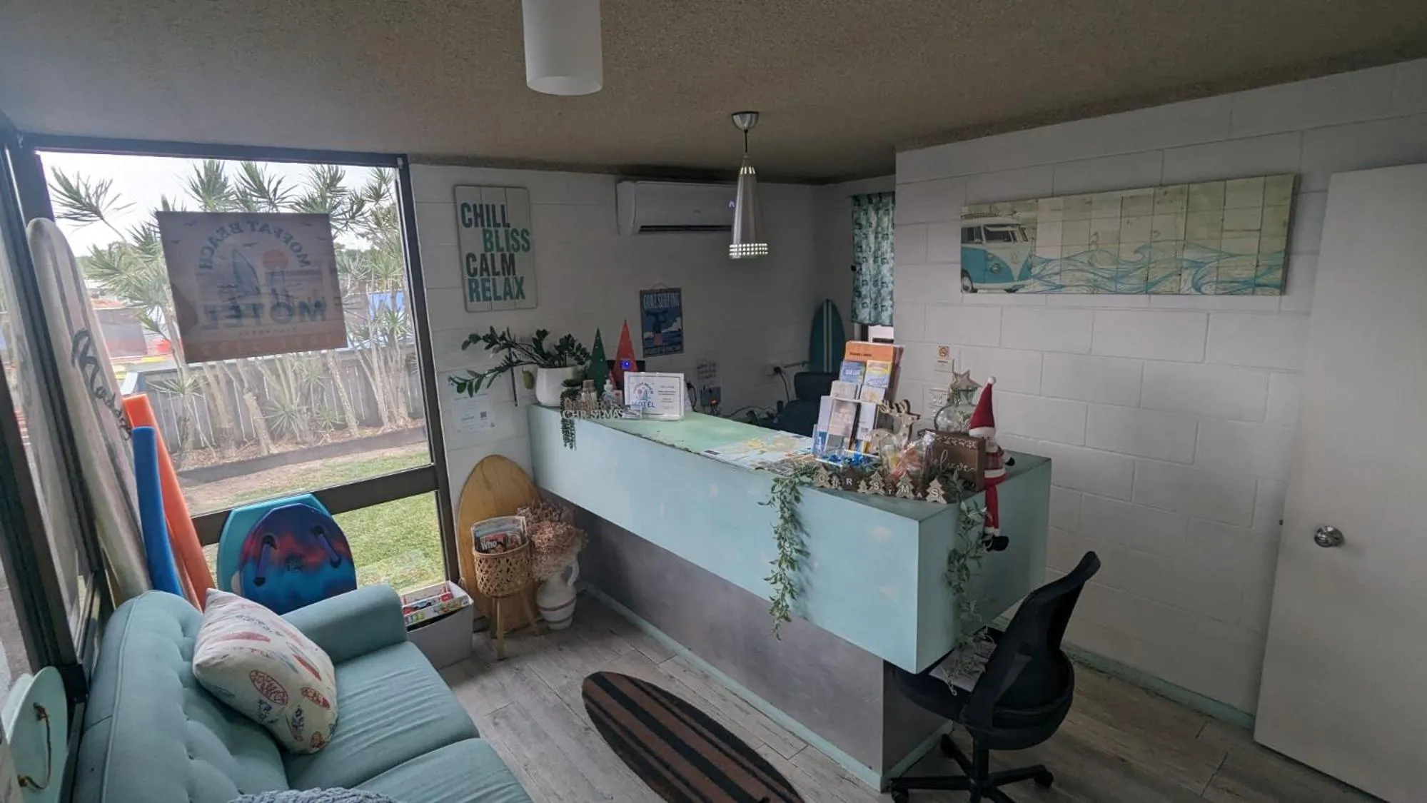 Property building in Moffat Beach Motel Caloundra