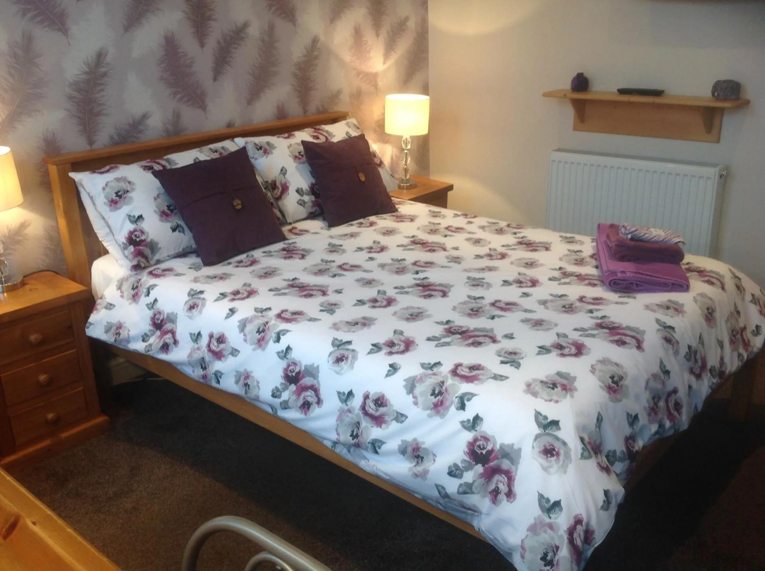 Bed in Cleasewood Guest House