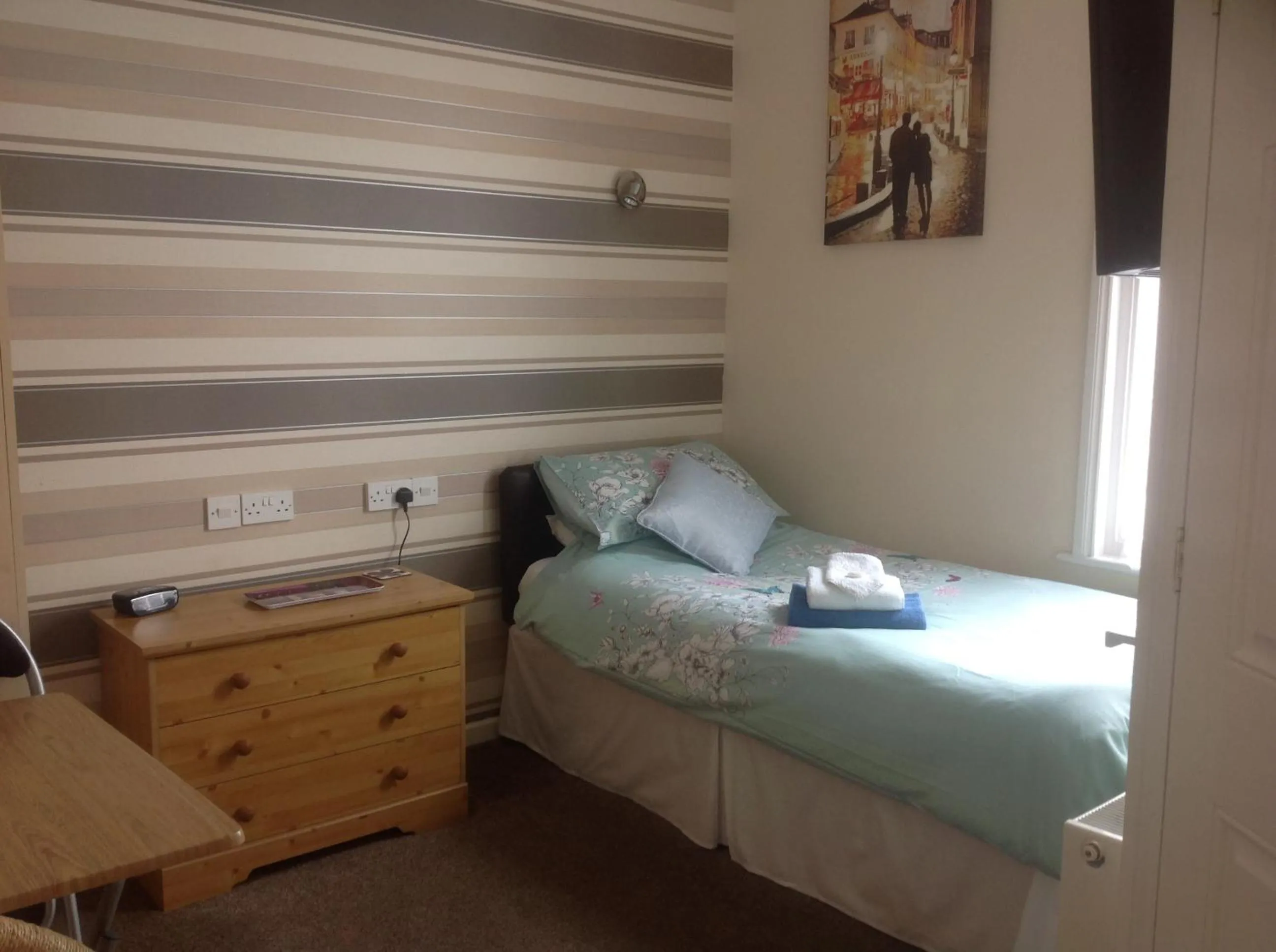 Bed in Cleasewood Guest House