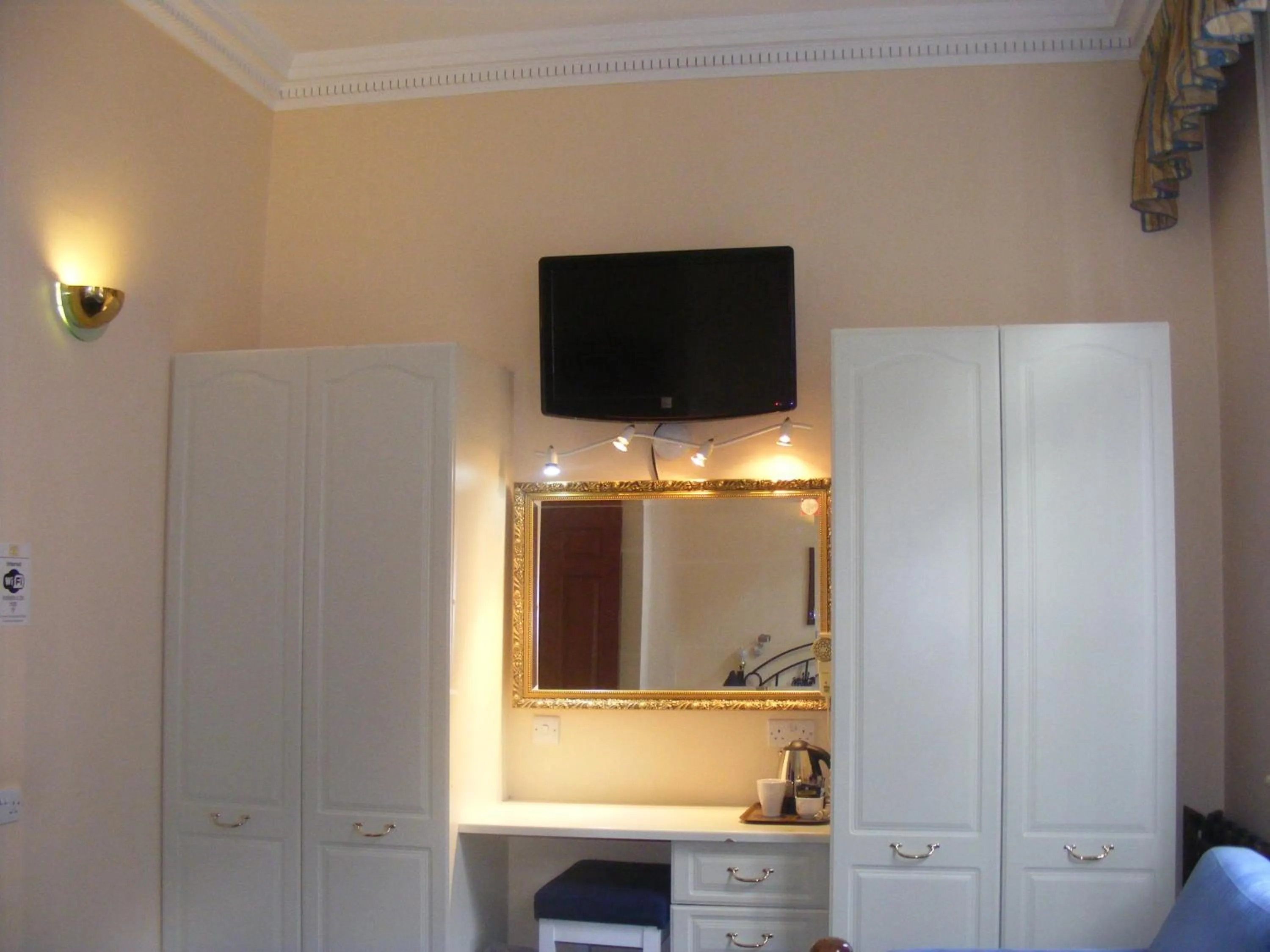 Photo of the whole room in Mermaid Suite Hotel