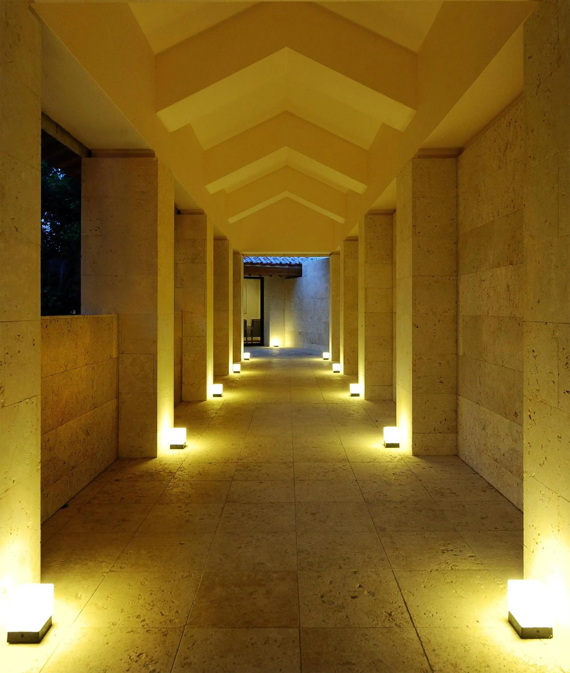 Decorative detail in Hyakunagaran