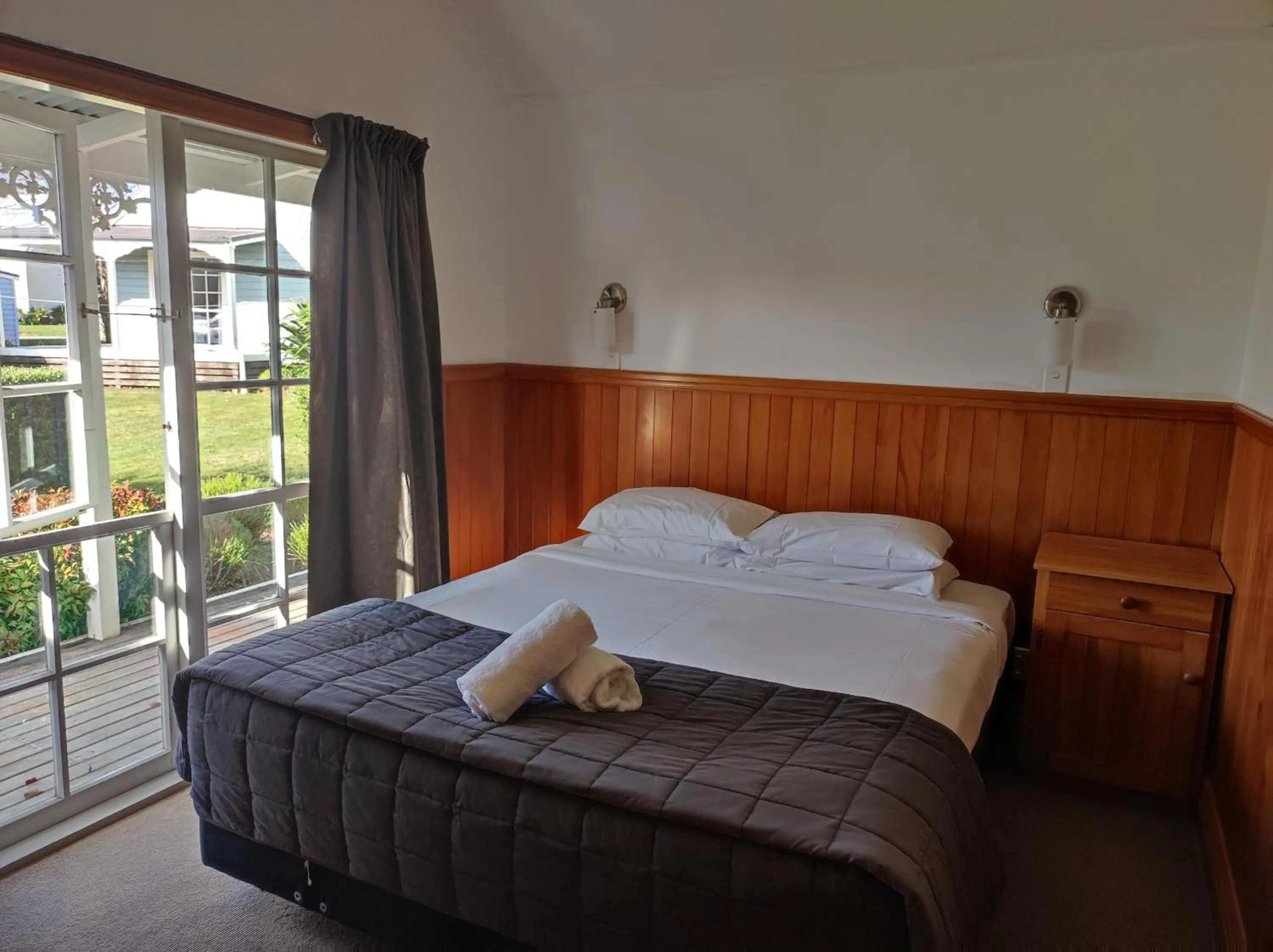 Bedroom, Bed in Huka Falls Resort