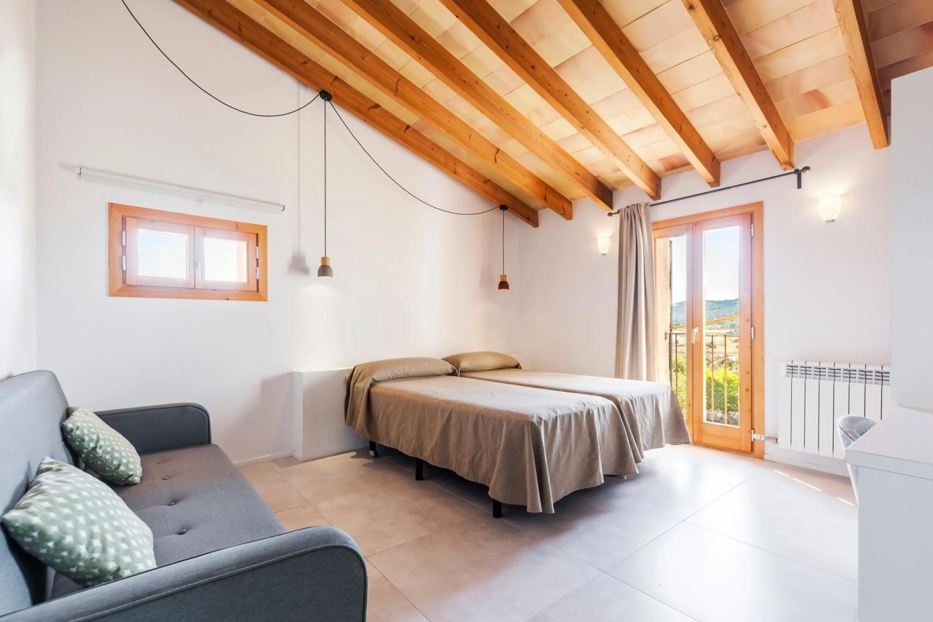 Property building, Bed in Cases d’Alcudiarrom
