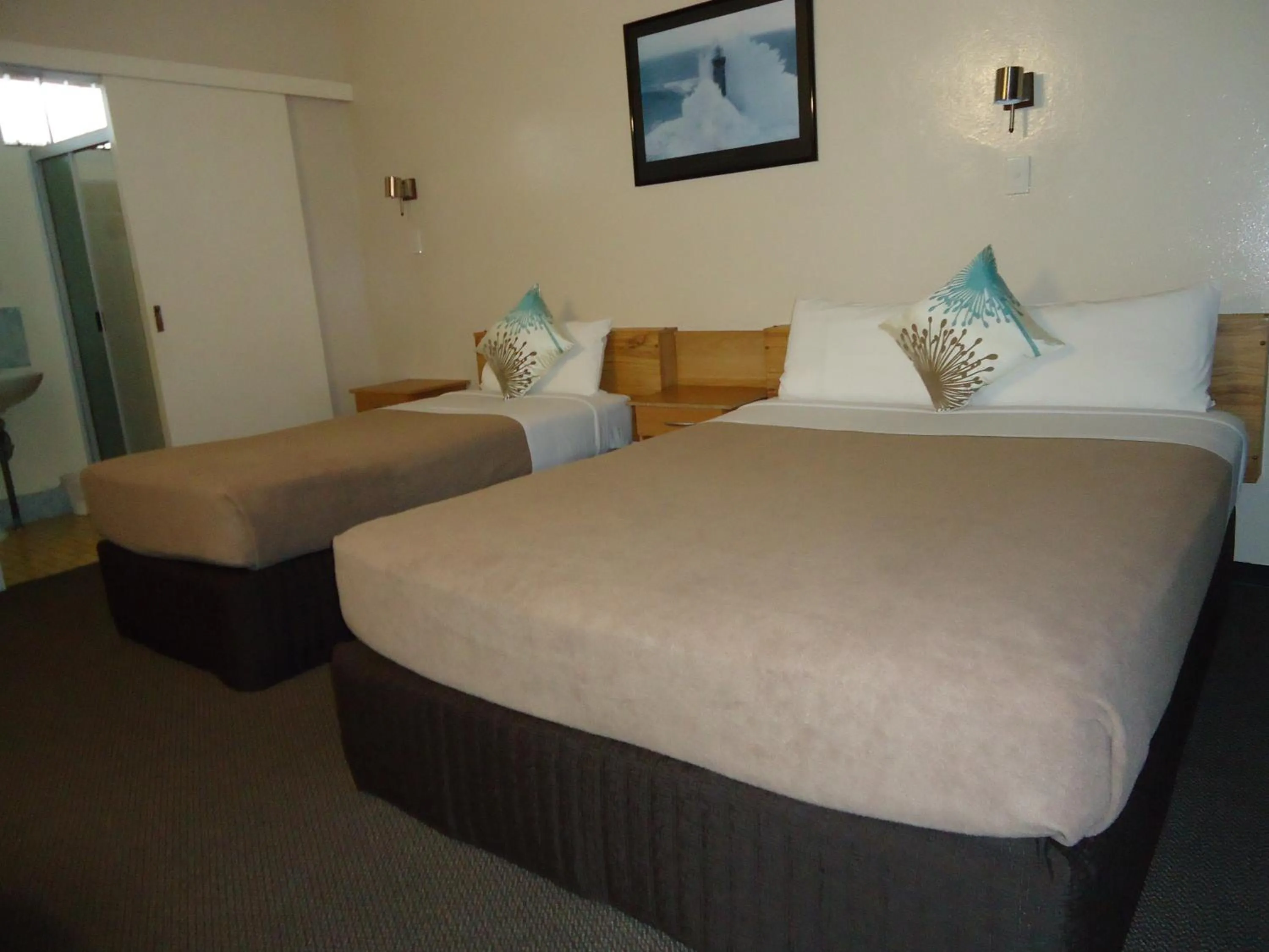 Bed in Moondarra Motel