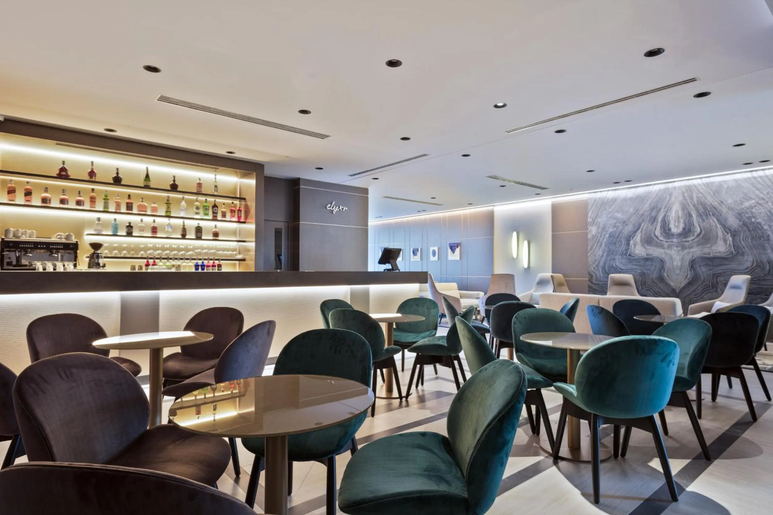 Lounge or bar in Hotel AMI Budva Petrovac