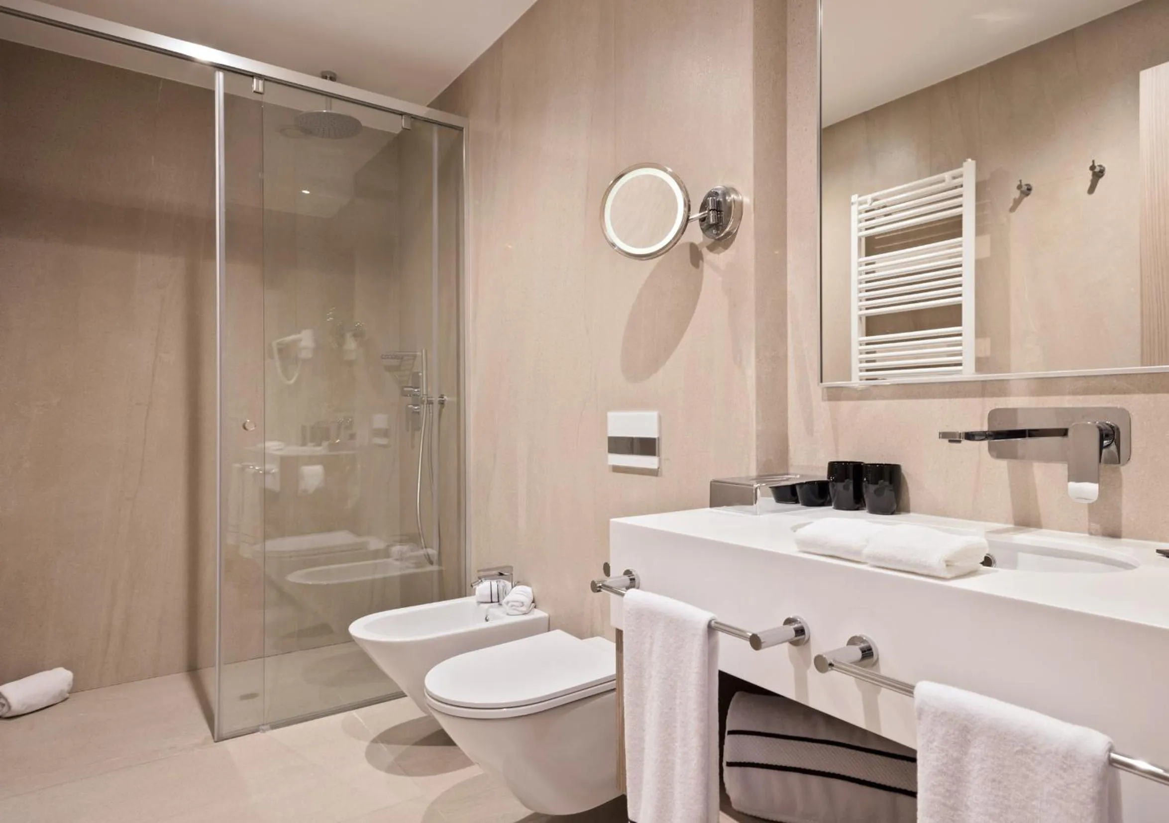 Shower in Hotel AMI Budva Petrovac