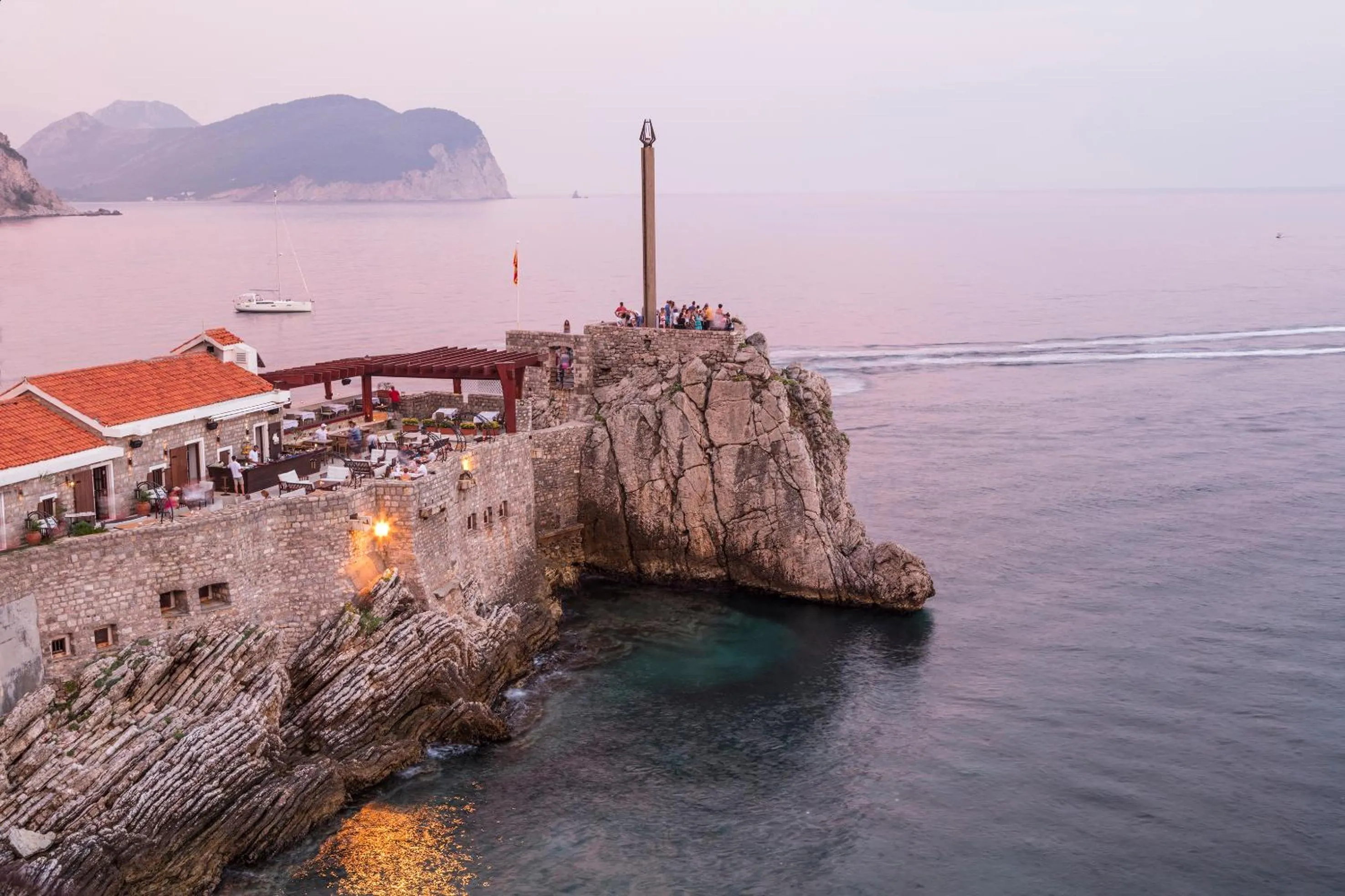 Restaurant/places to eat in Hotel AMI Budva Petrovac