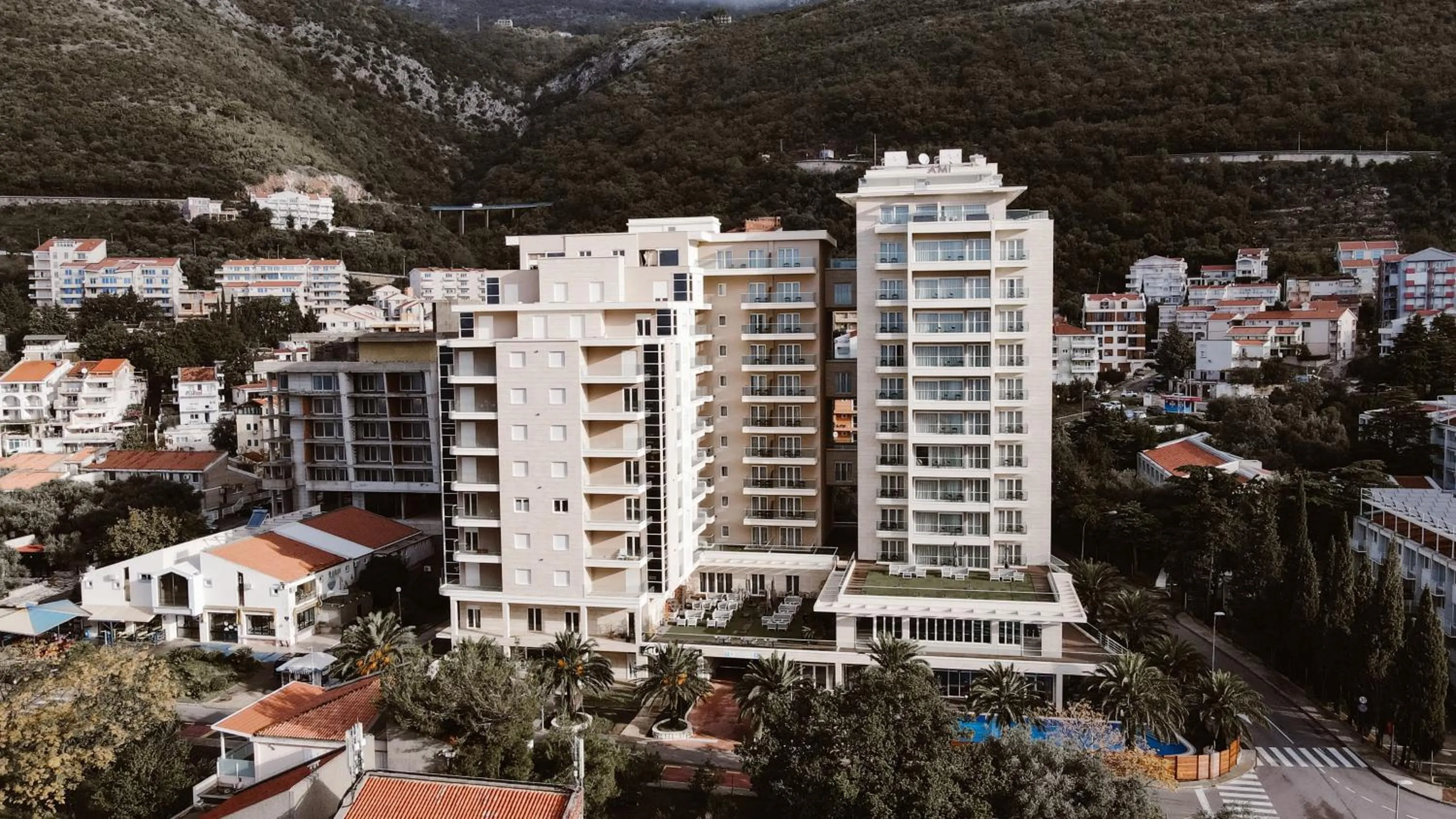Property building in Hotel AMI Budva Petrovac