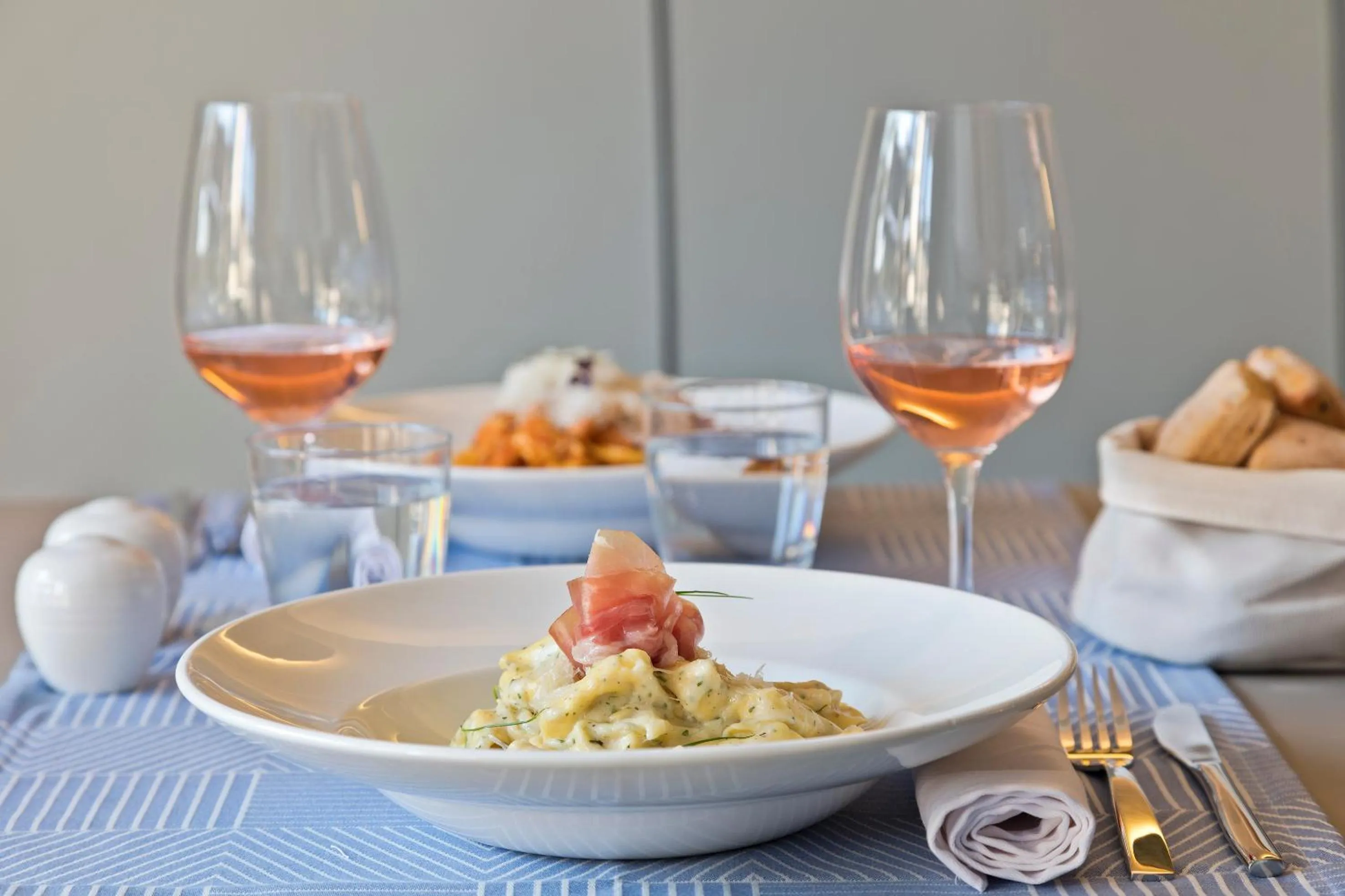 Restaurant/places to eat in Hotel AMI Budva Petrovac